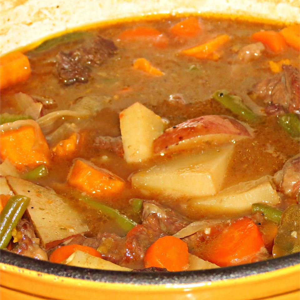 Mom's Portuguese Beef Stew 