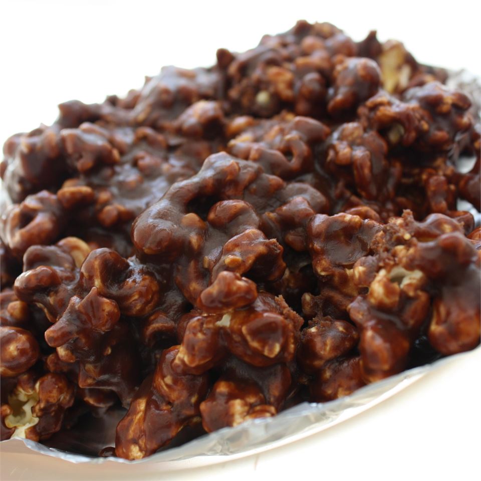 Chocolaty Caramel-Nut Popcorn