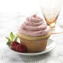 Spice Islands&reg; Double Raspberry Cream Filled Cupcakes