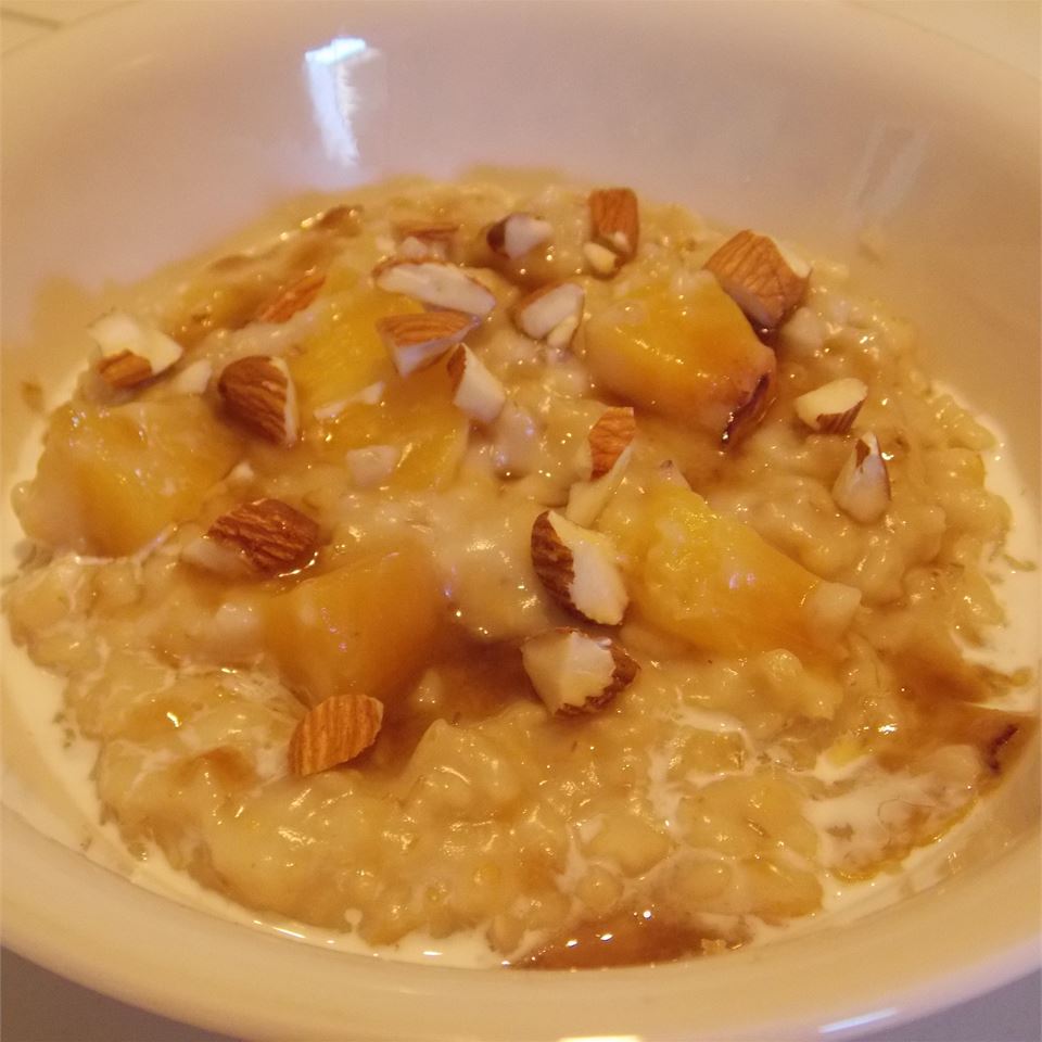 Slow Cooker Peaches and Cream Steel-Cut Oatmeal DLVMommy