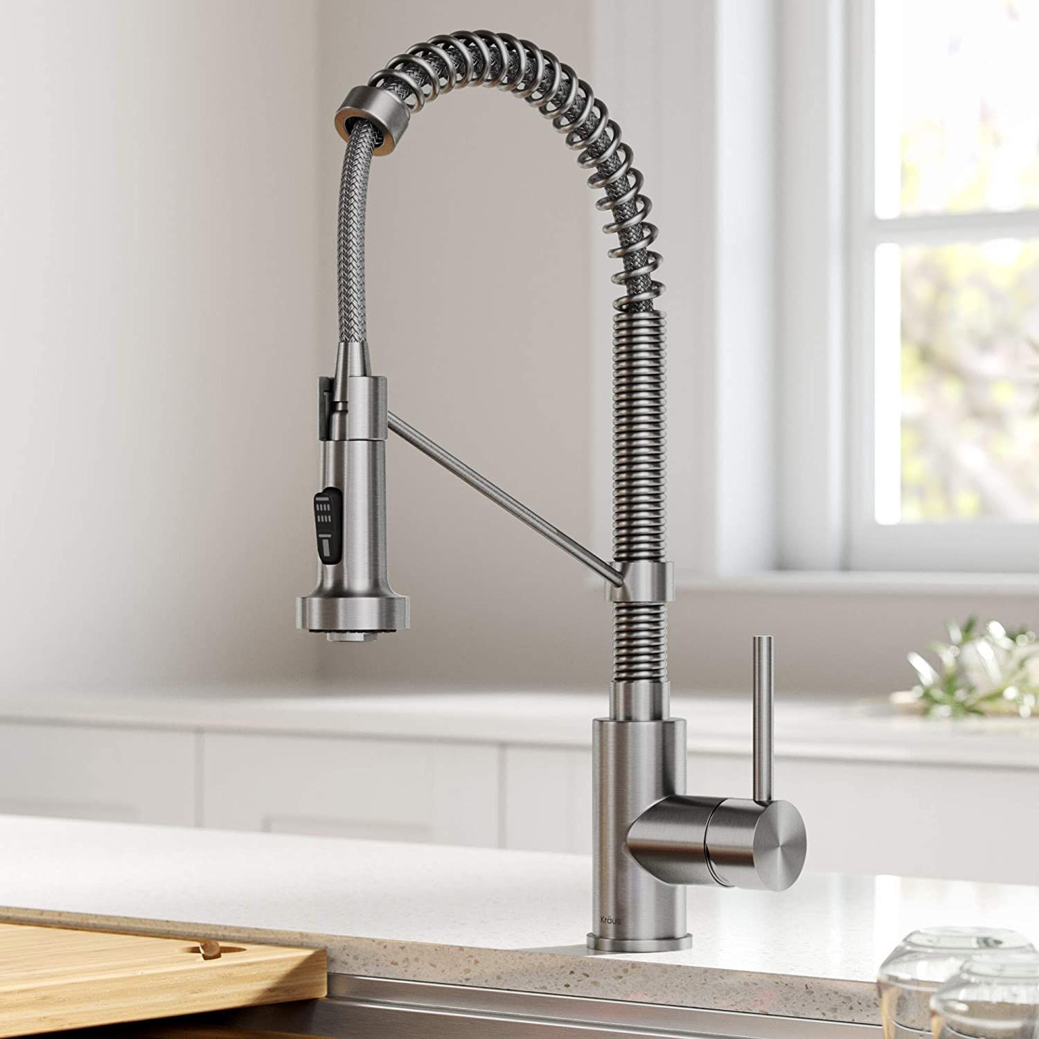 The 8 Best Touchless Kitchen Faucets For 2021 According To Reviews Better Homes Gardens