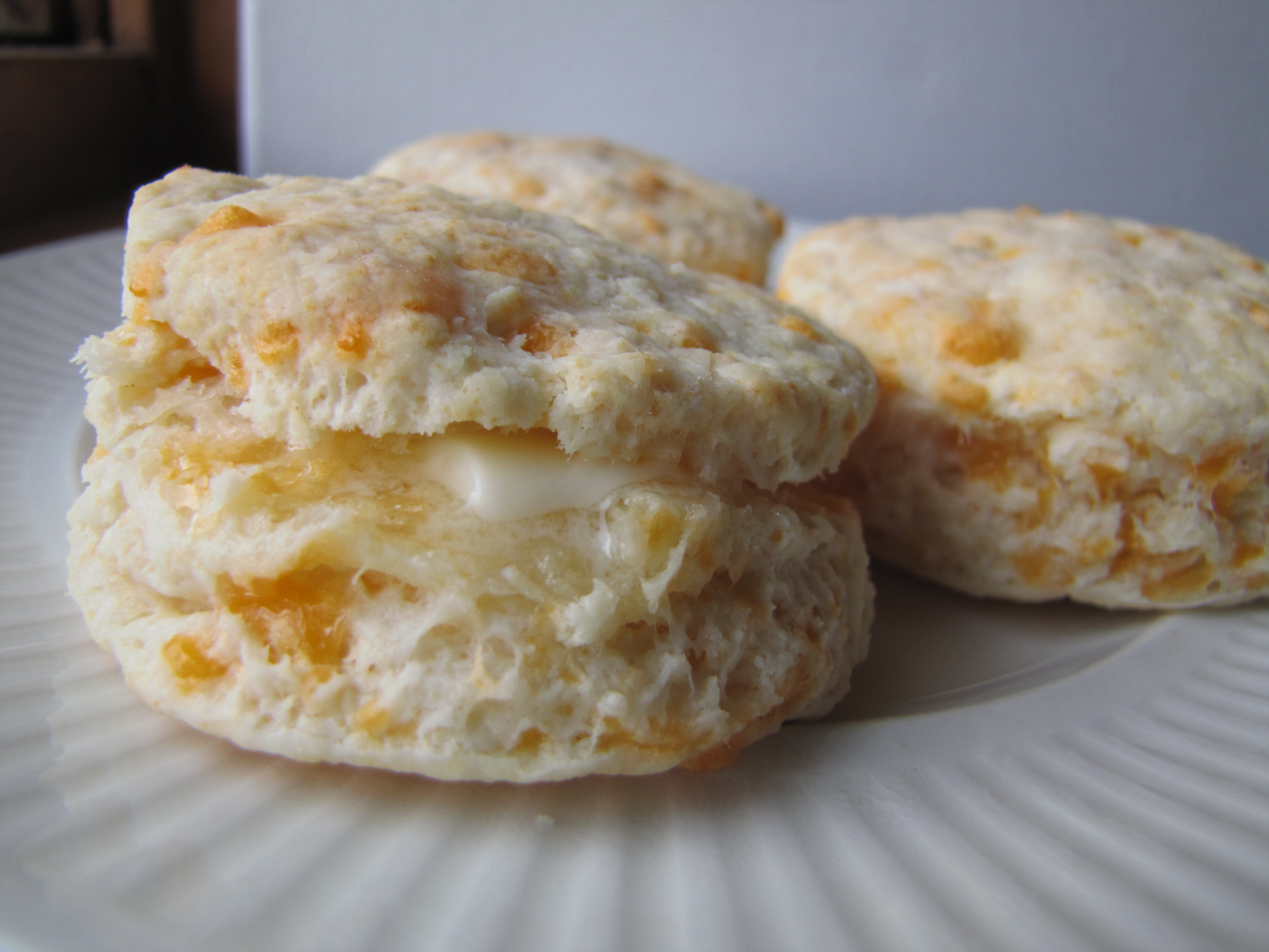 Cheddar-Thyme Flaky Biscuits 