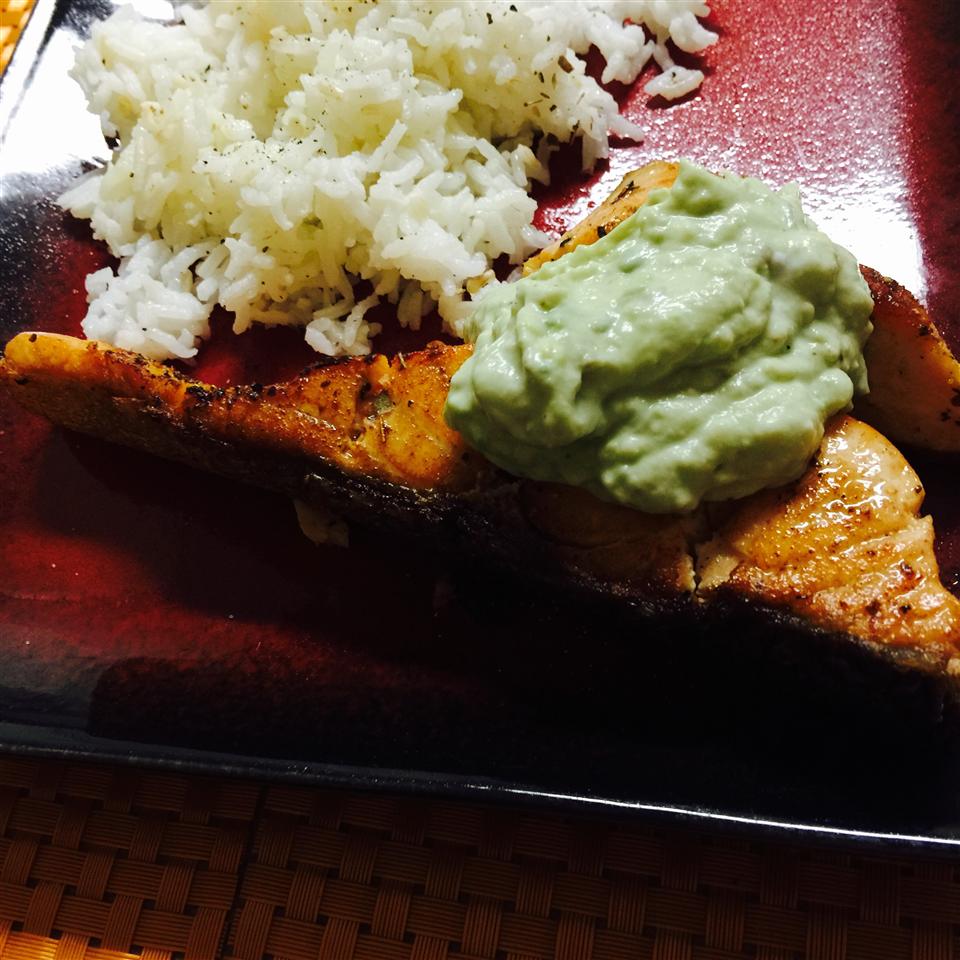 Grilled Salmon with Avocado Dip 