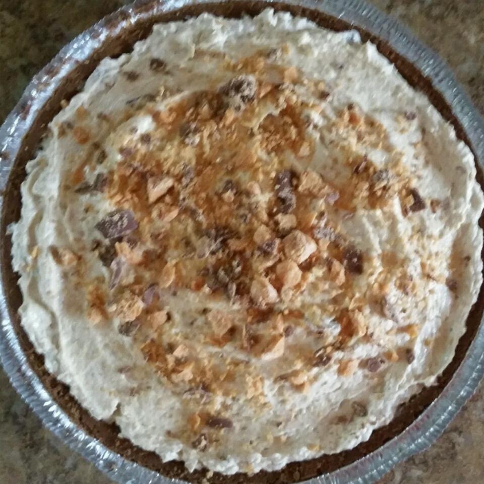 Peanut-Butterfinger Cream Pie 