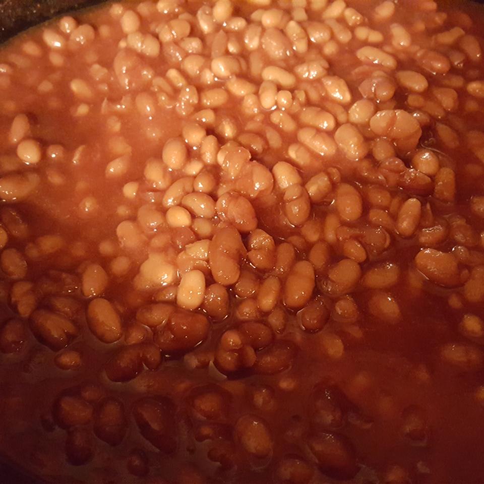 Slow Cooker Baked Beans with Ham Hock foodwiz