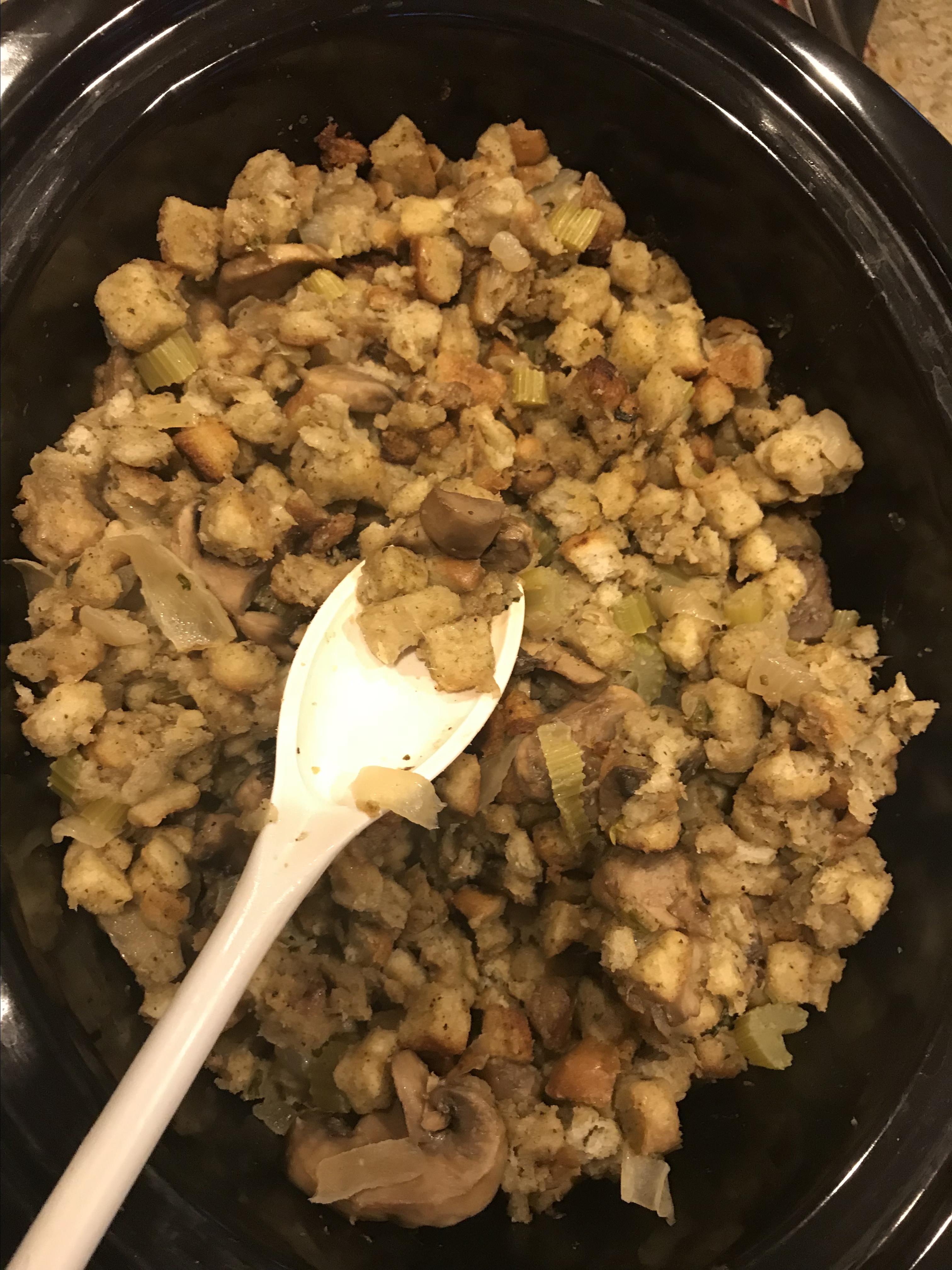 Slow Cooker Stuffing 