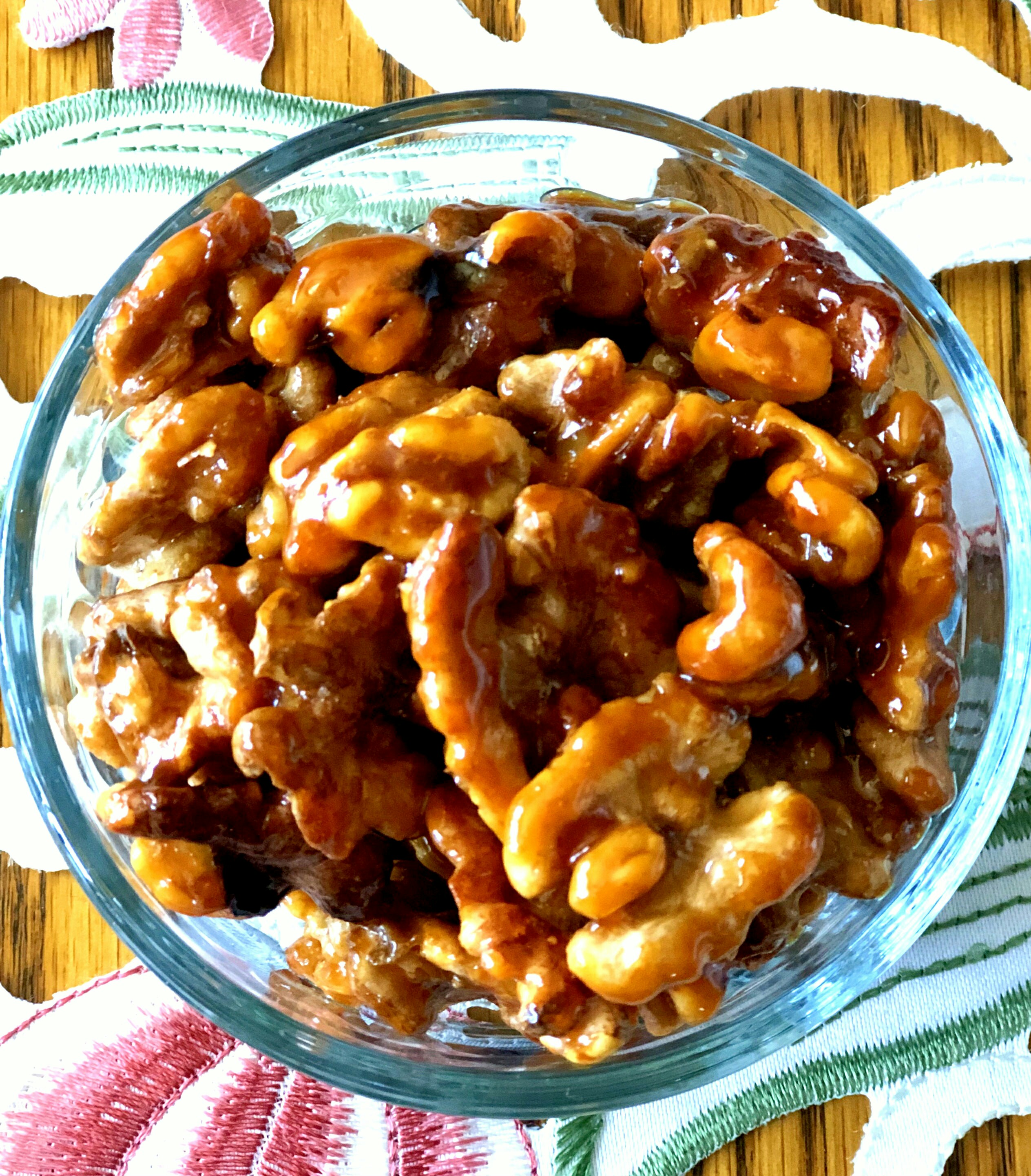 Honey-Roasted Cayenne Walnuts Yoly