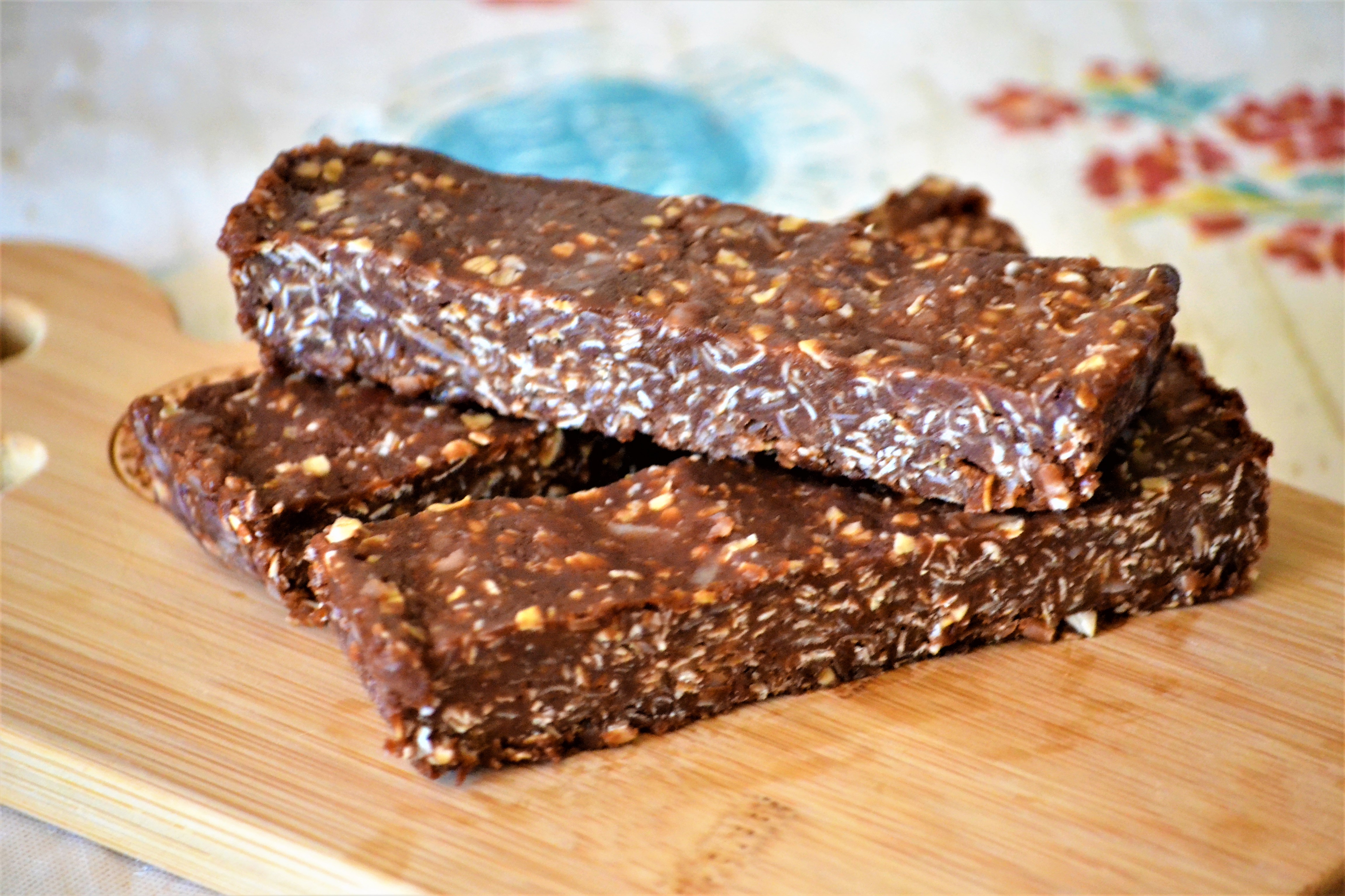 Soft and Chewy Chocolate-Banana Oat Bars 