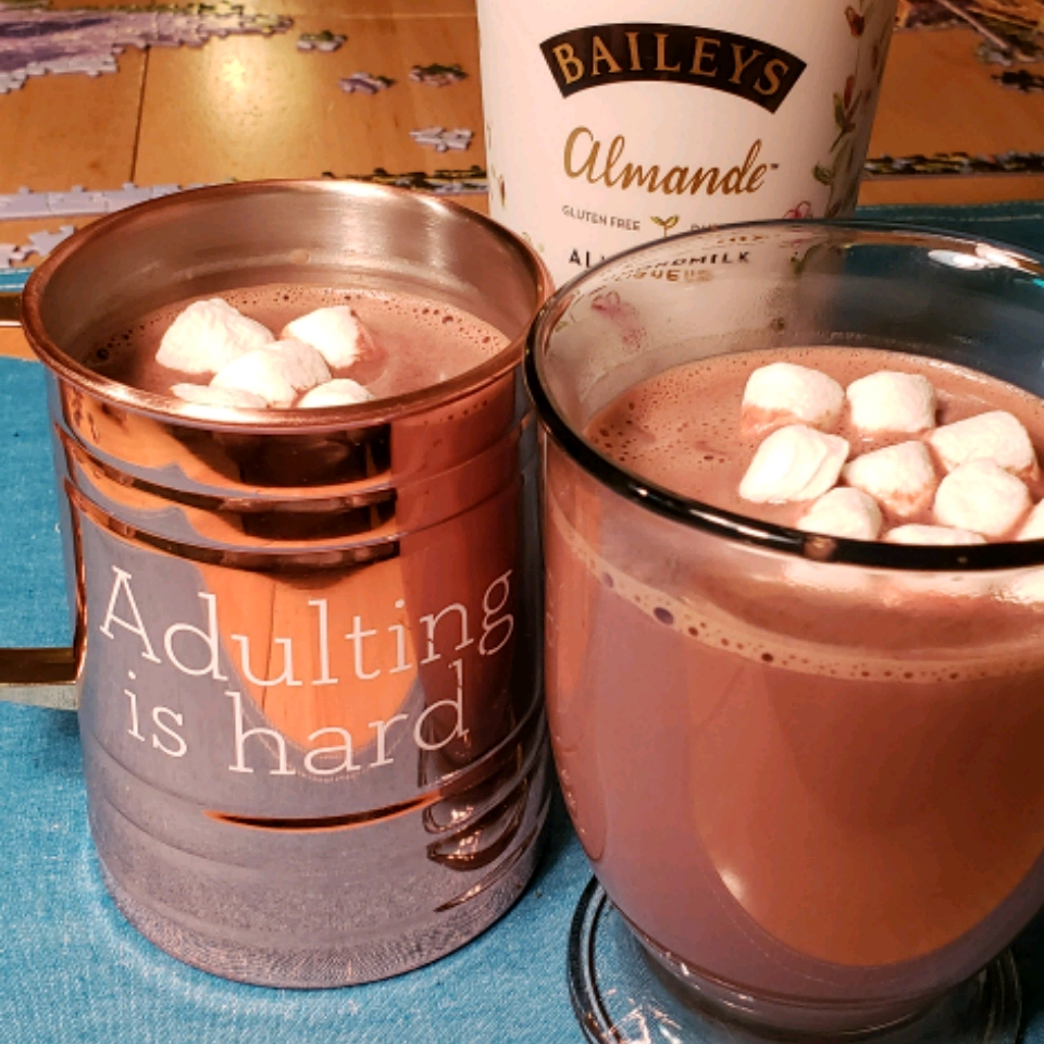 Baileys Almande Hot Cocoa (Dairy Free) With Nutmeg 