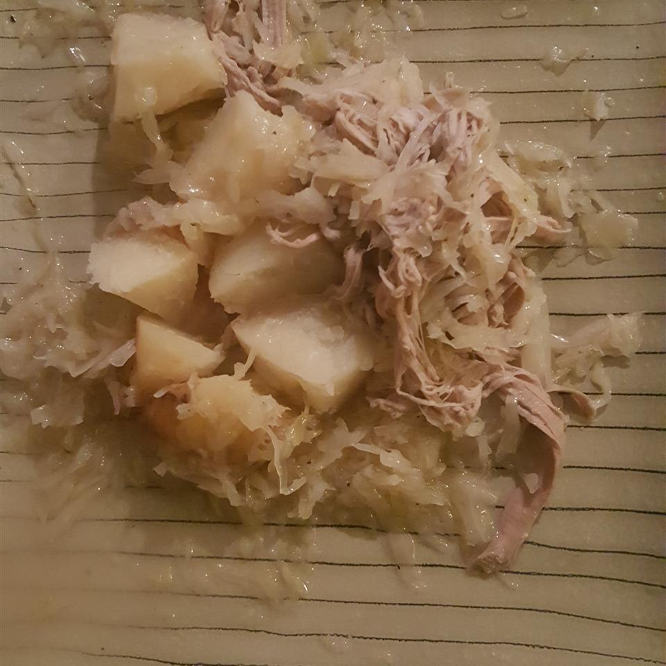 Slow Cooker Pork and Sauerkraut 