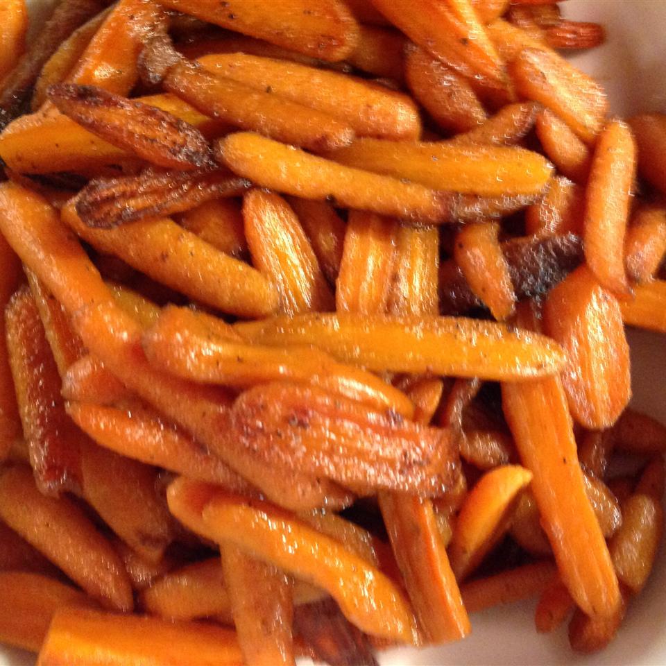 Chef John's Bourbon Glazed Carrots 