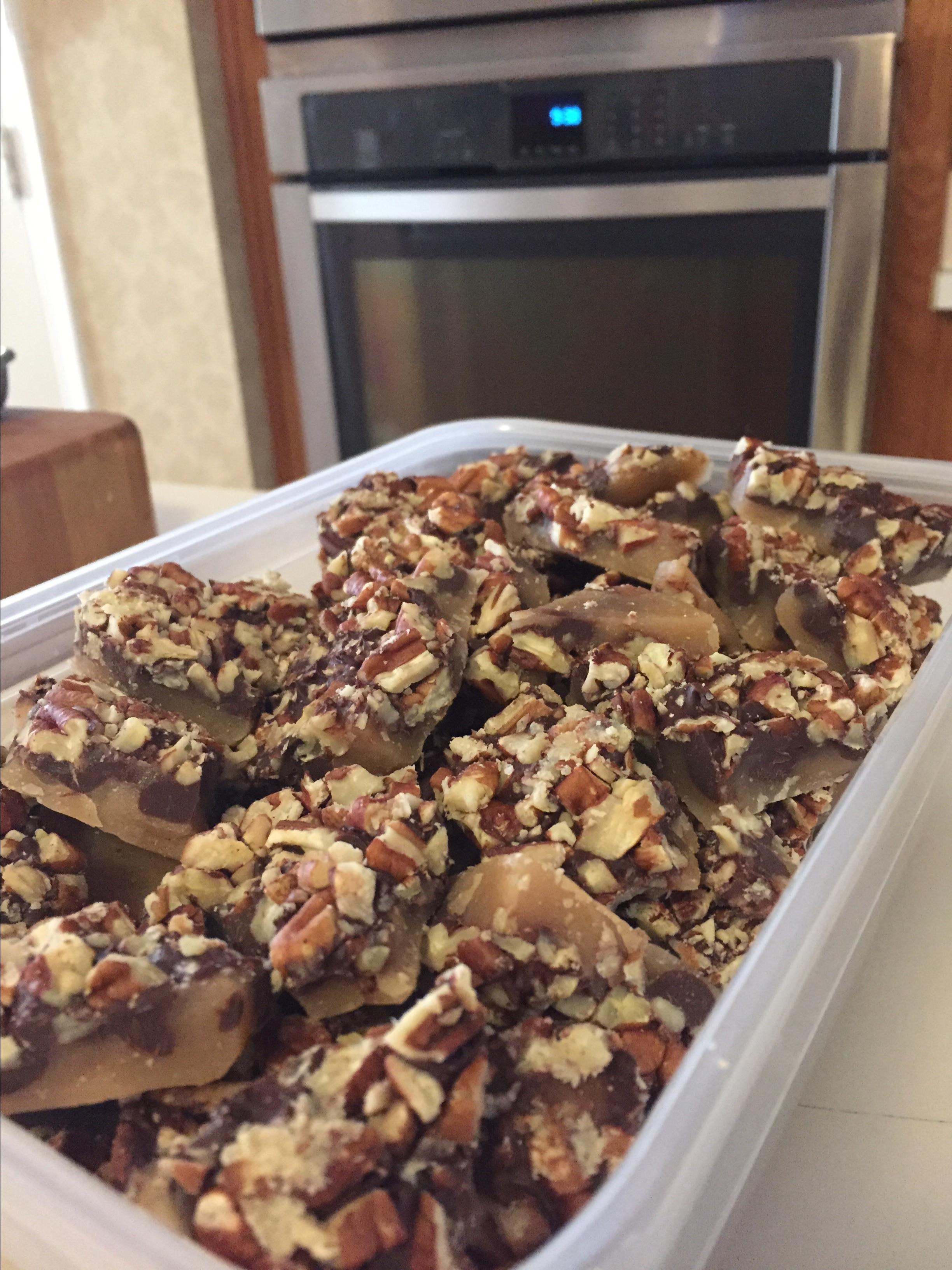 Best Toffee Ever - Super Easy 