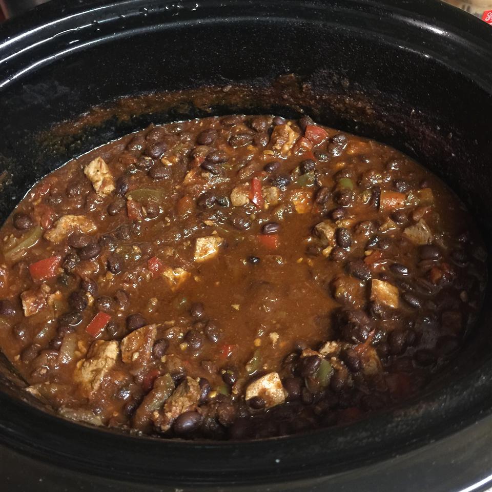 Meatiest Vegetarian Chili From Your Slow Cooker 