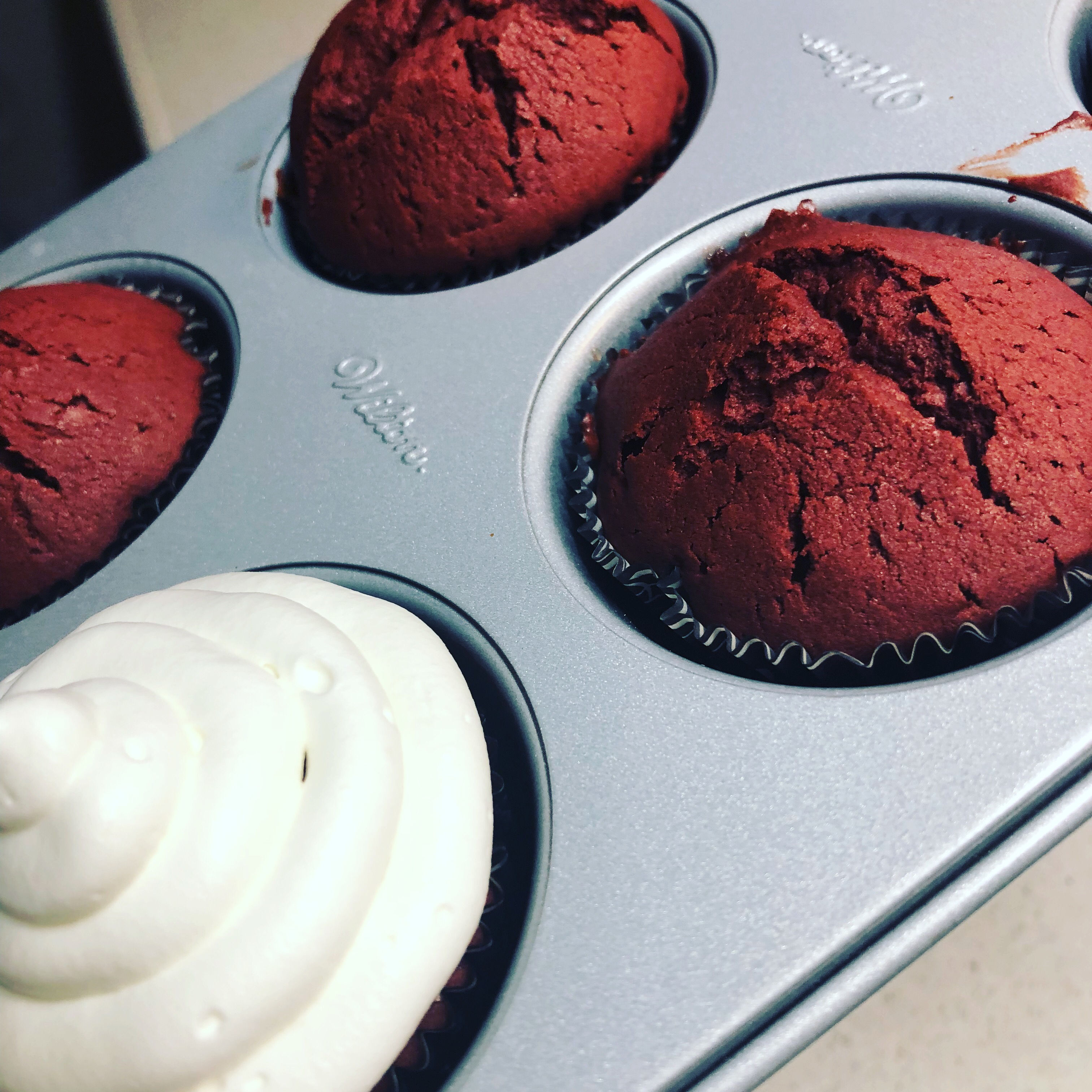 Moist Red Velvet Cupcakes 