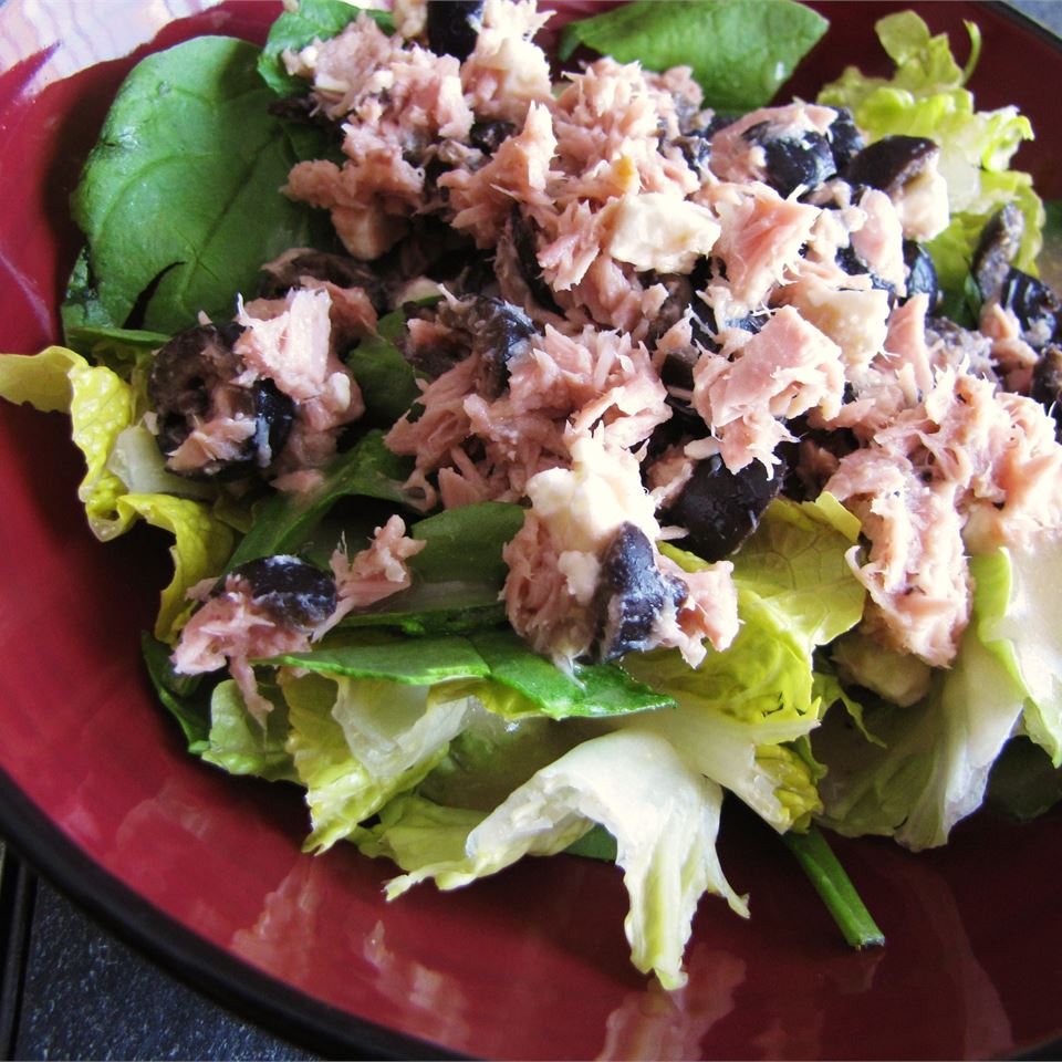 Greek-Style Tuna Salad 