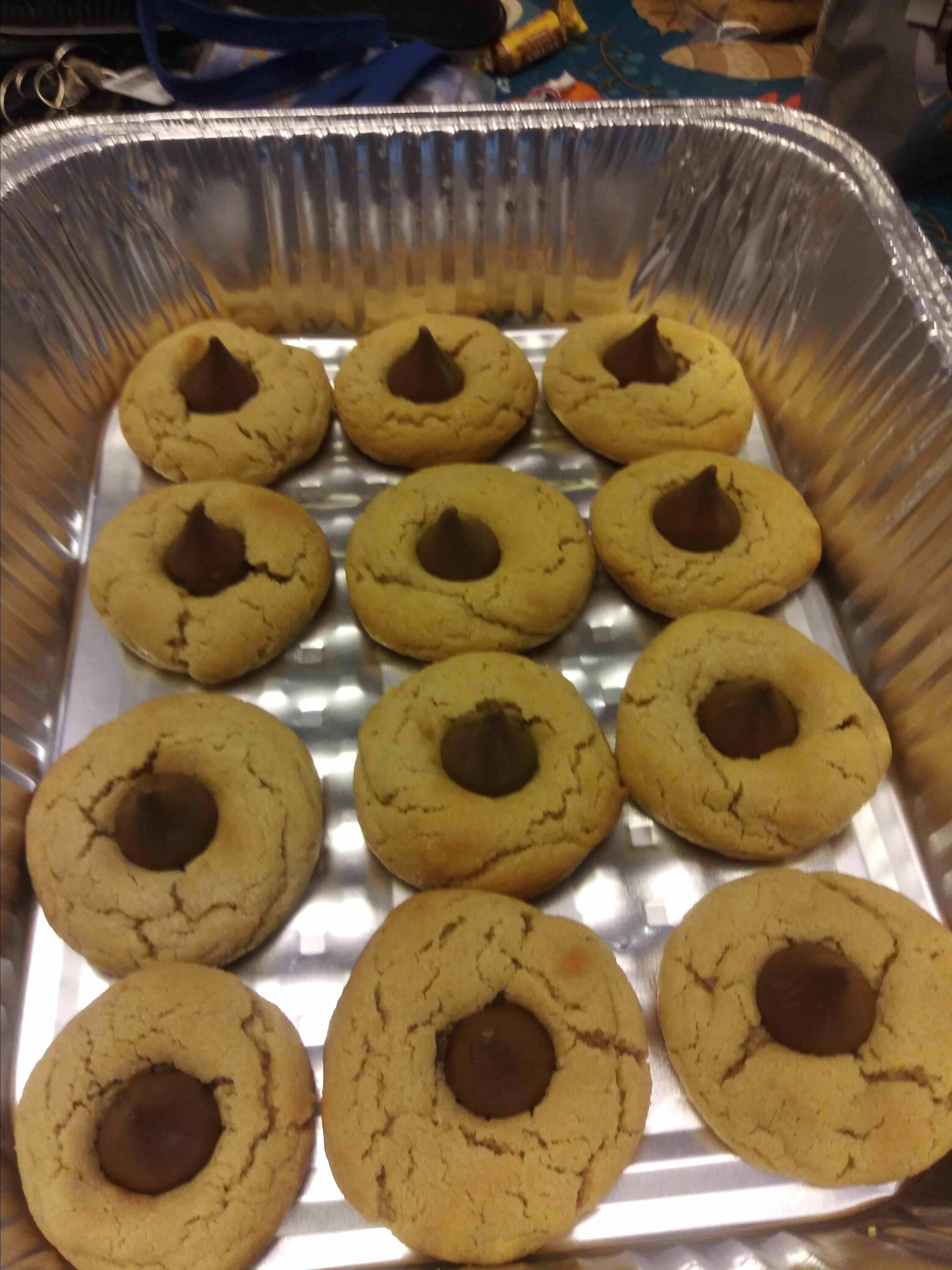Mom's Peanut Butter Blossom Cookies 