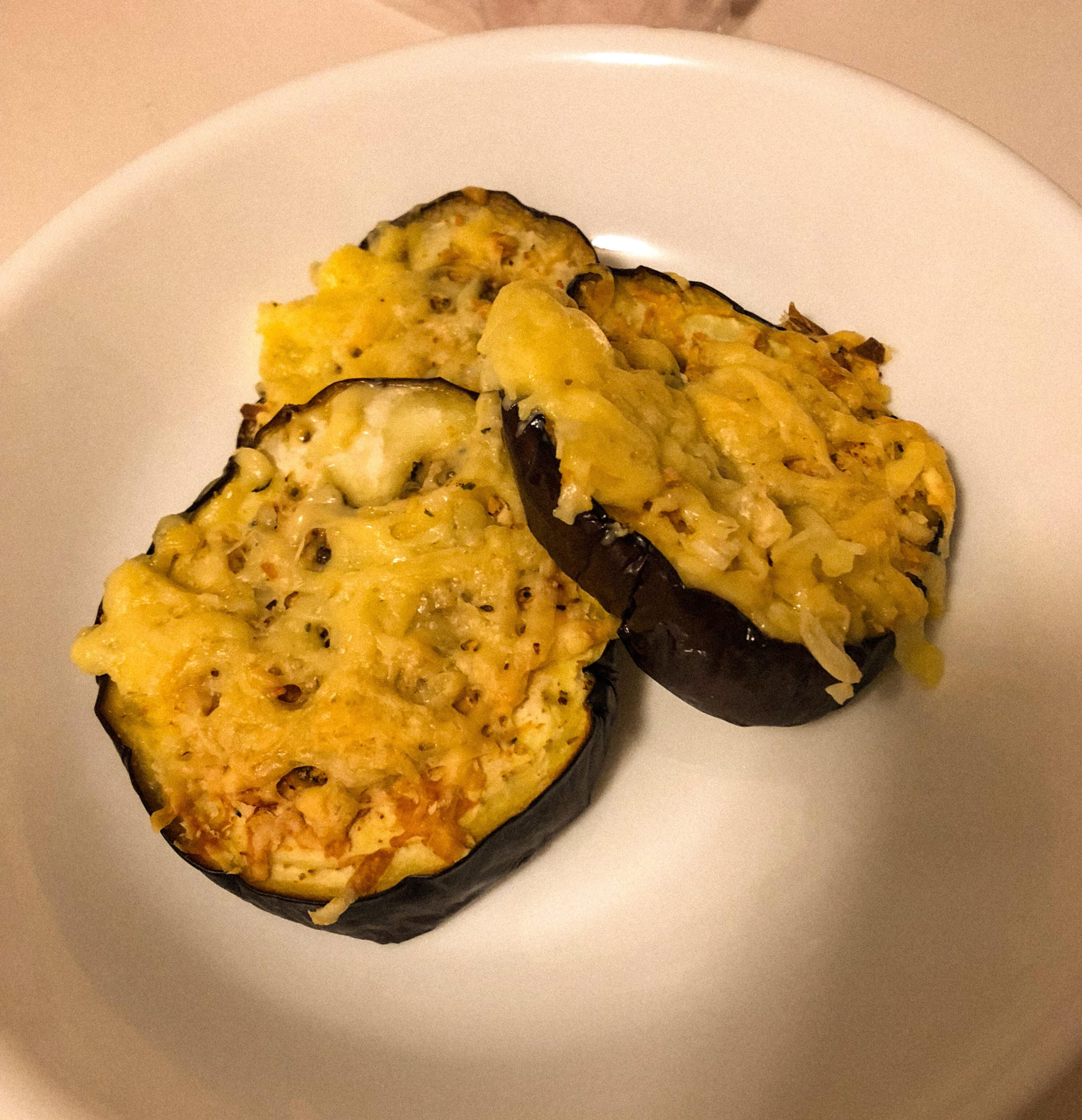 Baked Eggplant with Garlic and Cheese 