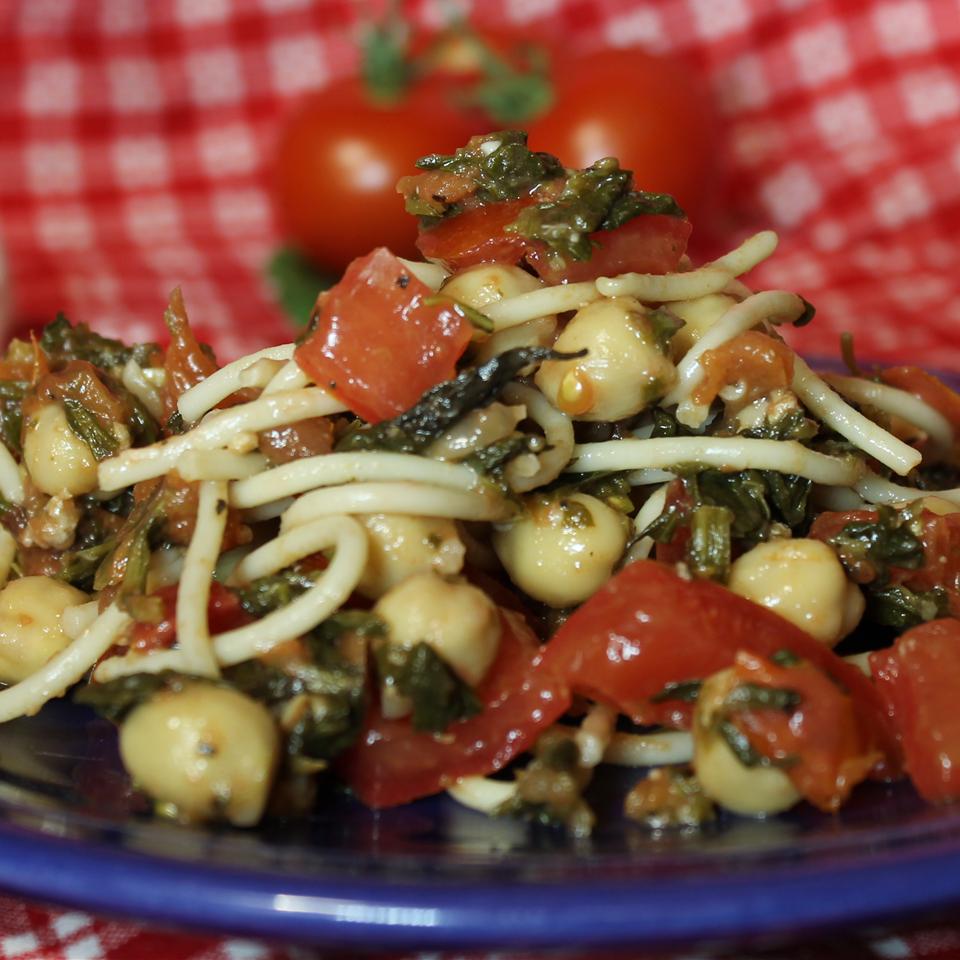 Pasta with Spinach and Chickpeas 