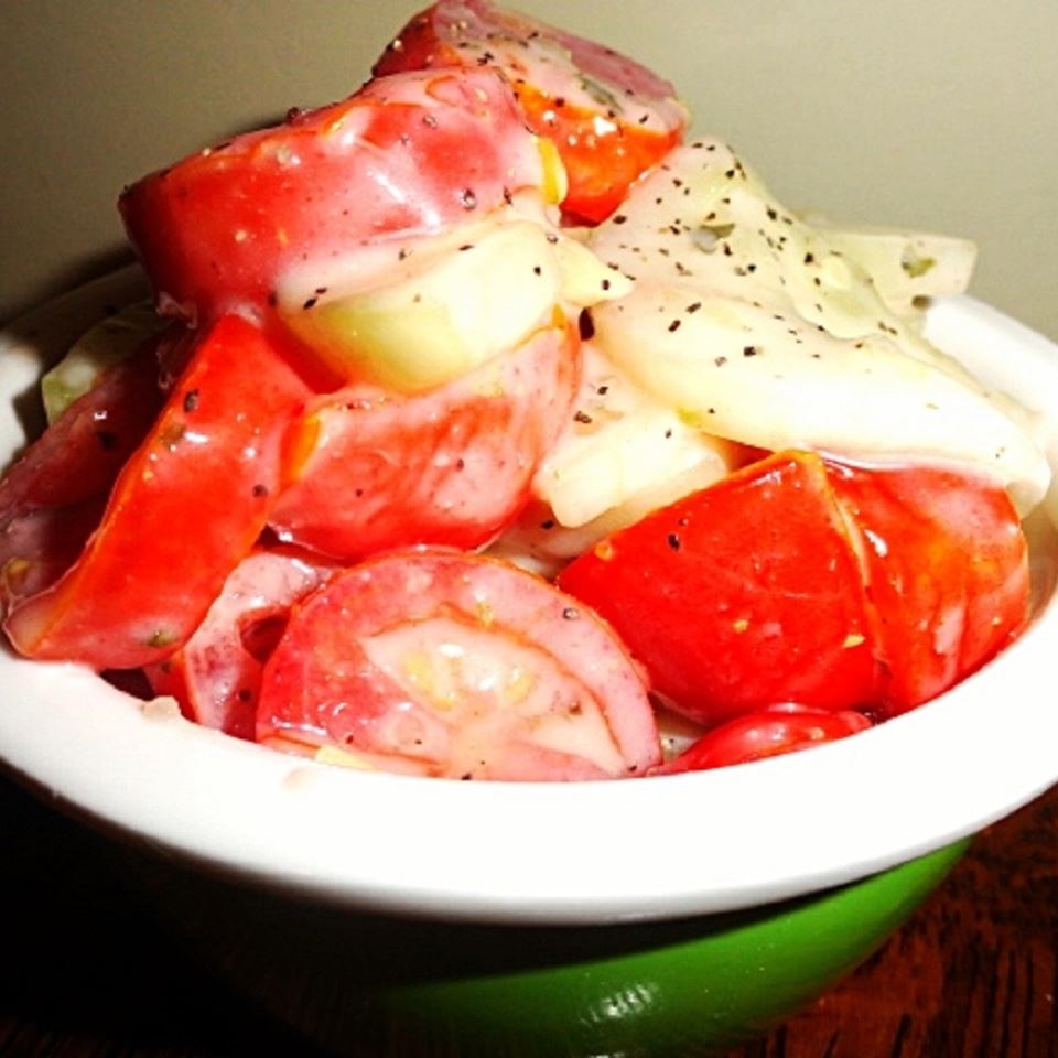 Creamy Cucumber and Tomato Salad 