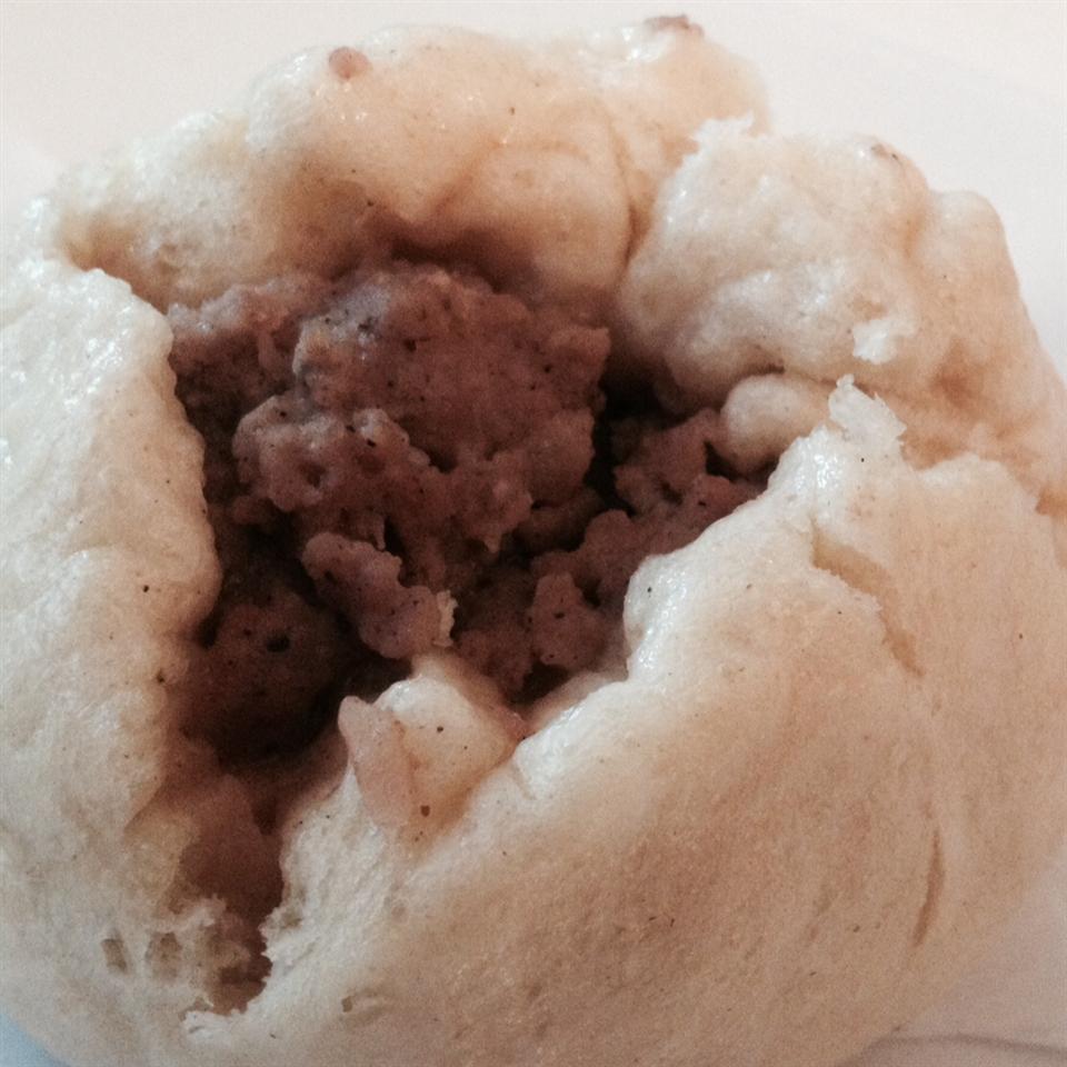 Chinese Steamed Buns with Meat Filling 