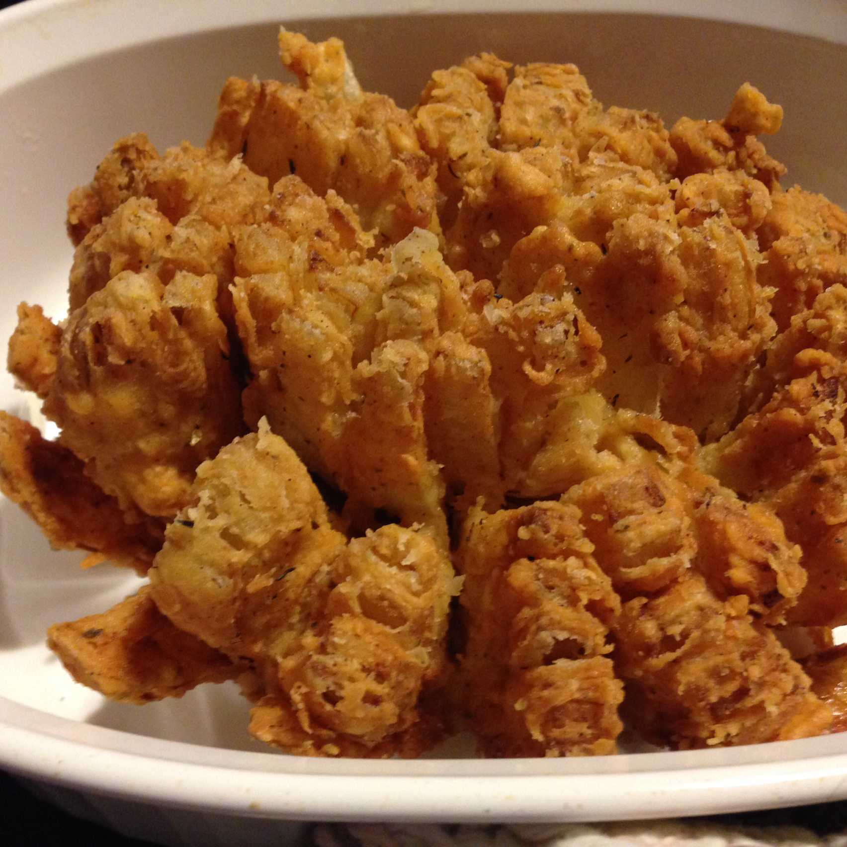 Blooming Onion and Dipping Sauce 