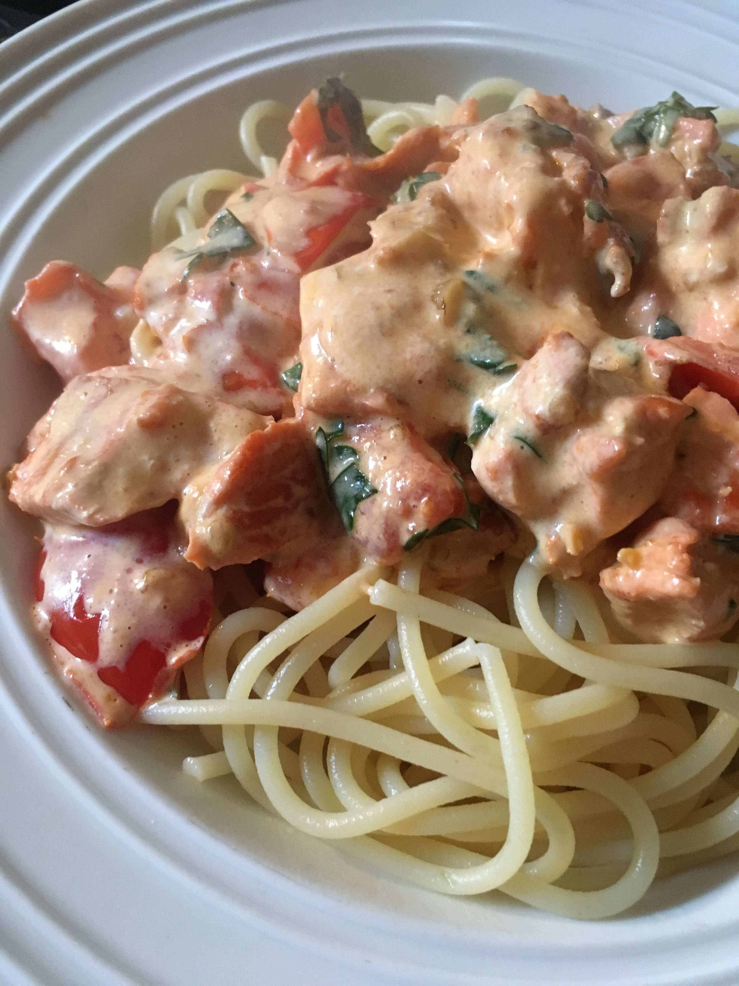 Quick Pasta with Salmon and Tomatoes in Cream Sauce 