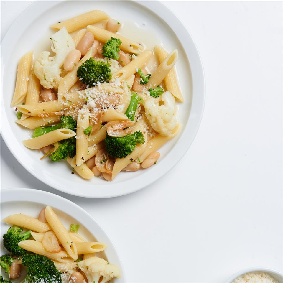 Whole-Family Pasta with Broccoli and Cauliflower 