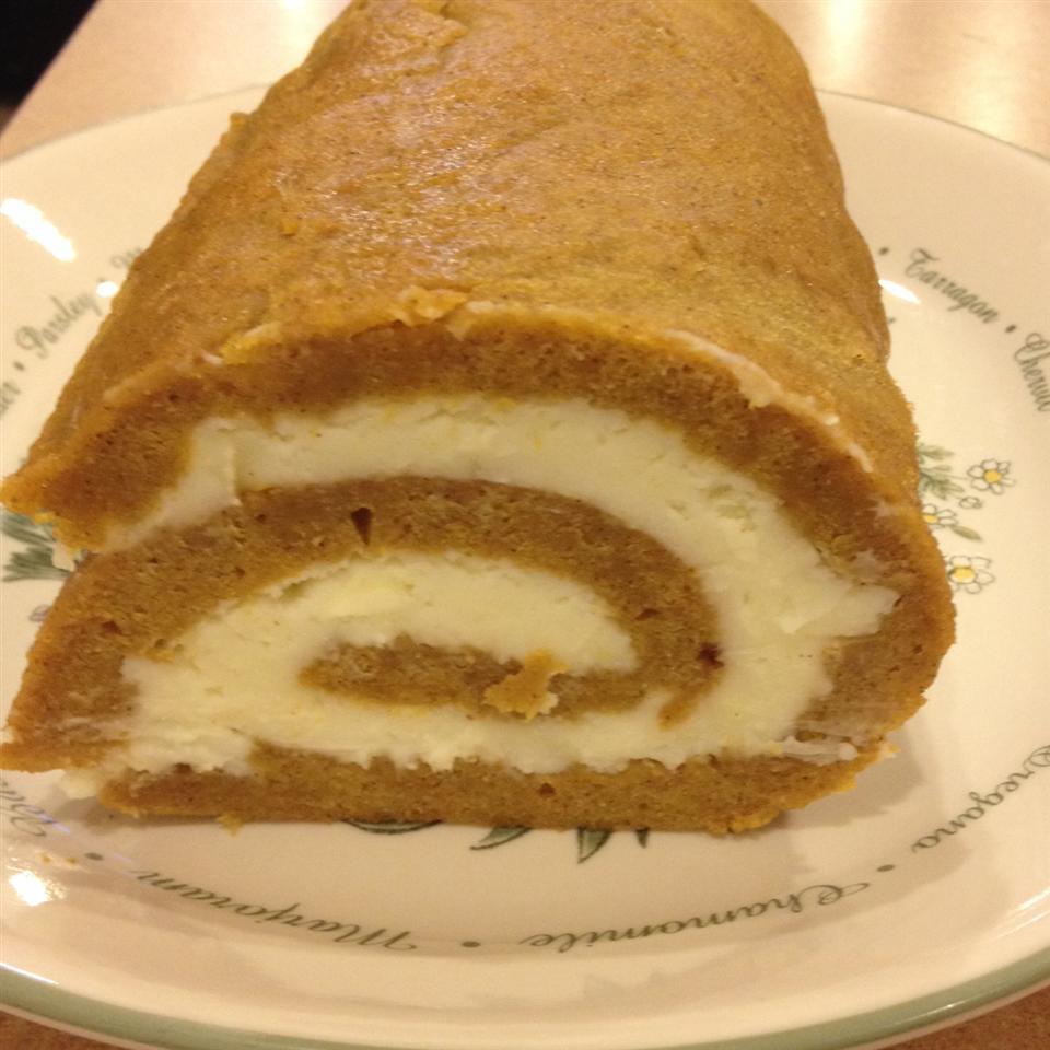 Pumpkin Roll with Cream Cheese Frosting lilola
