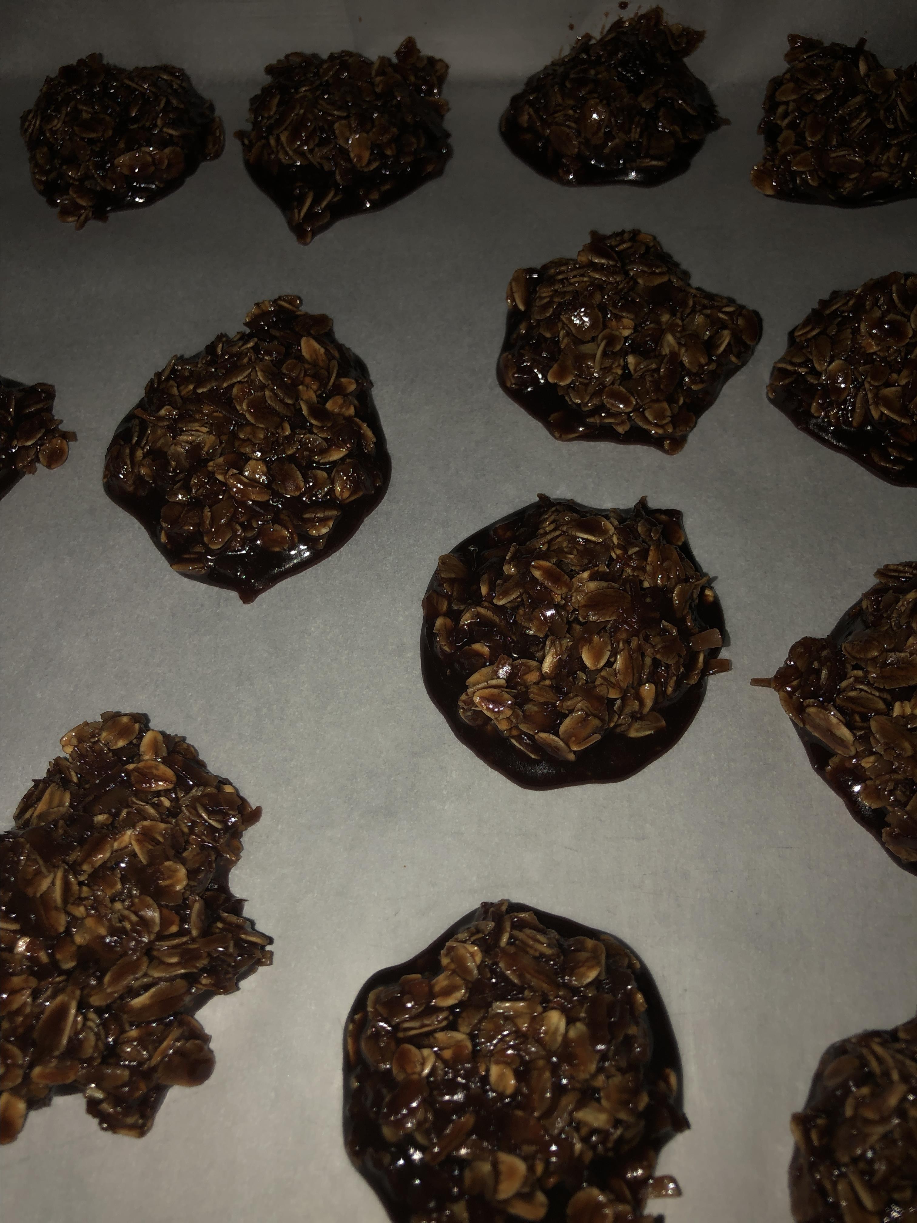 No-Bake Chocolate Coconut Cookies 