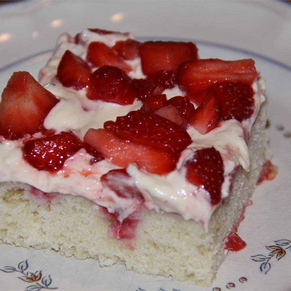 Strawberry Refrigerator Cake 