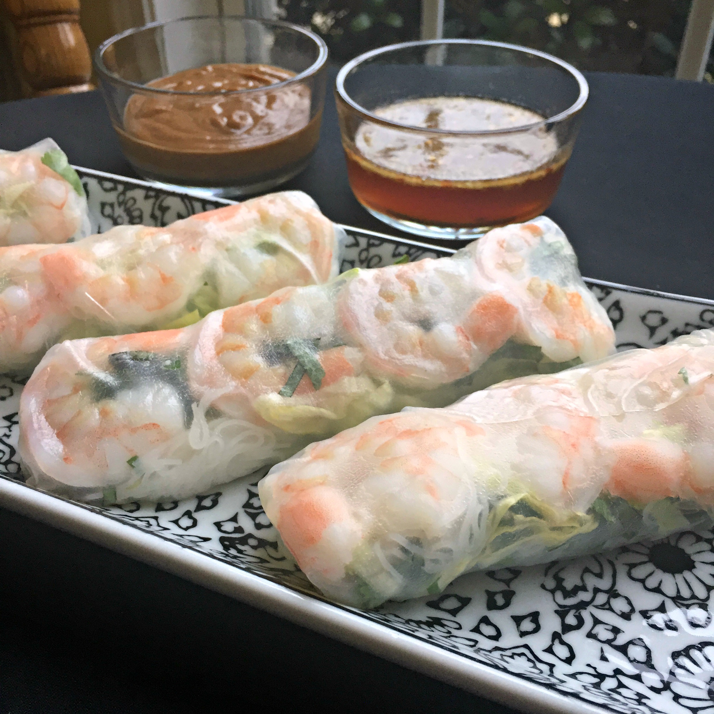 Vietnamese Spring Rolls With Dipping Sauce 
