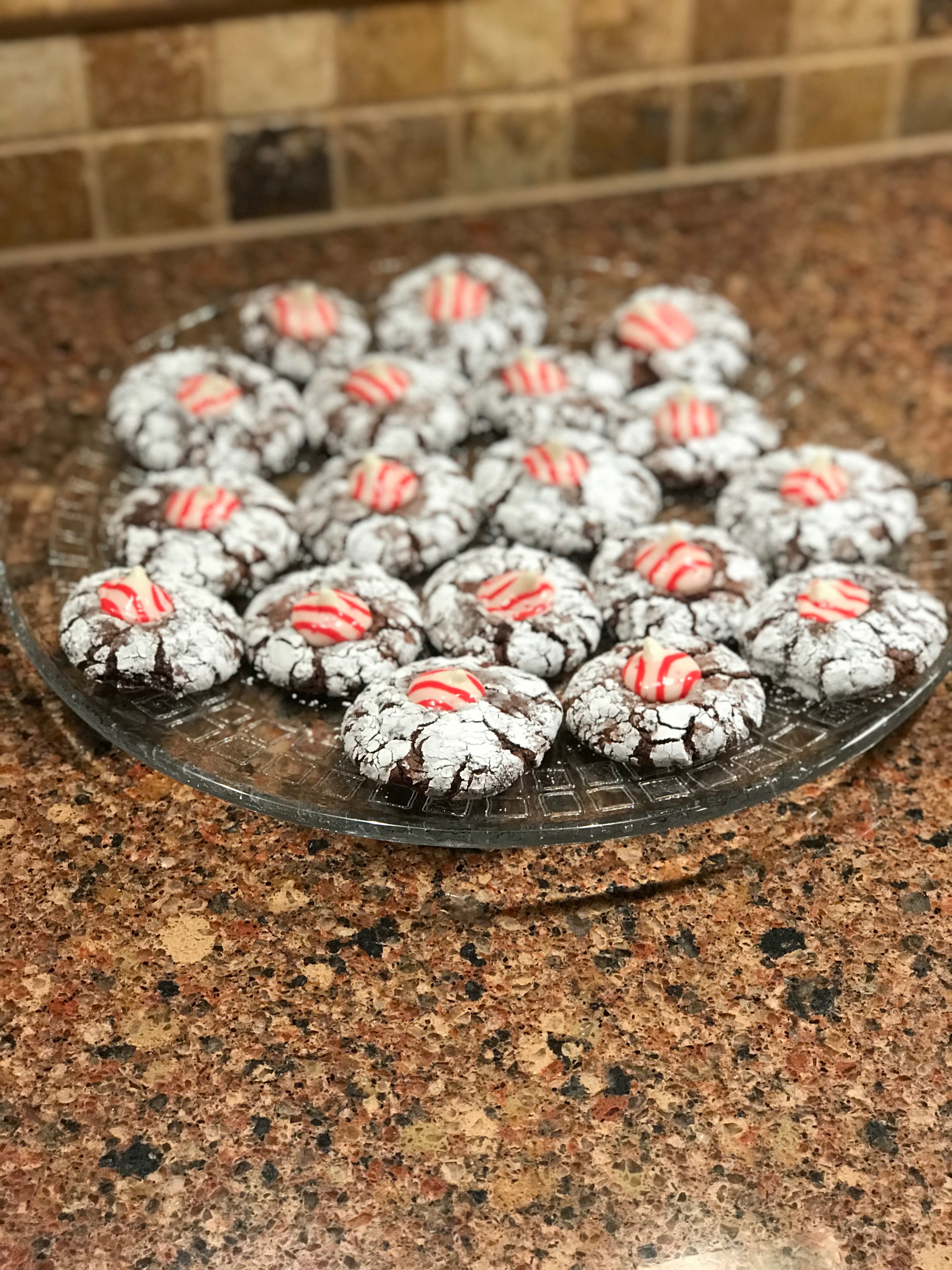 KISSES Peppermint Brownie Drops 