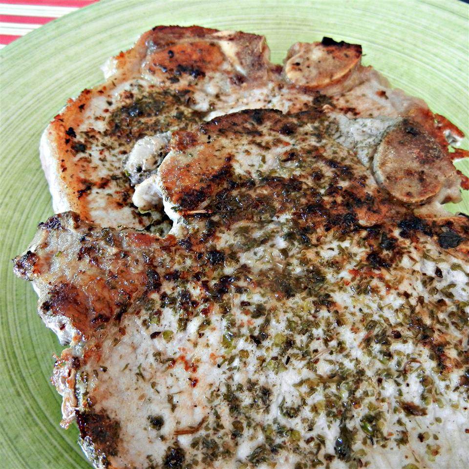 Herbed Pork Chops with Homemade Rub 