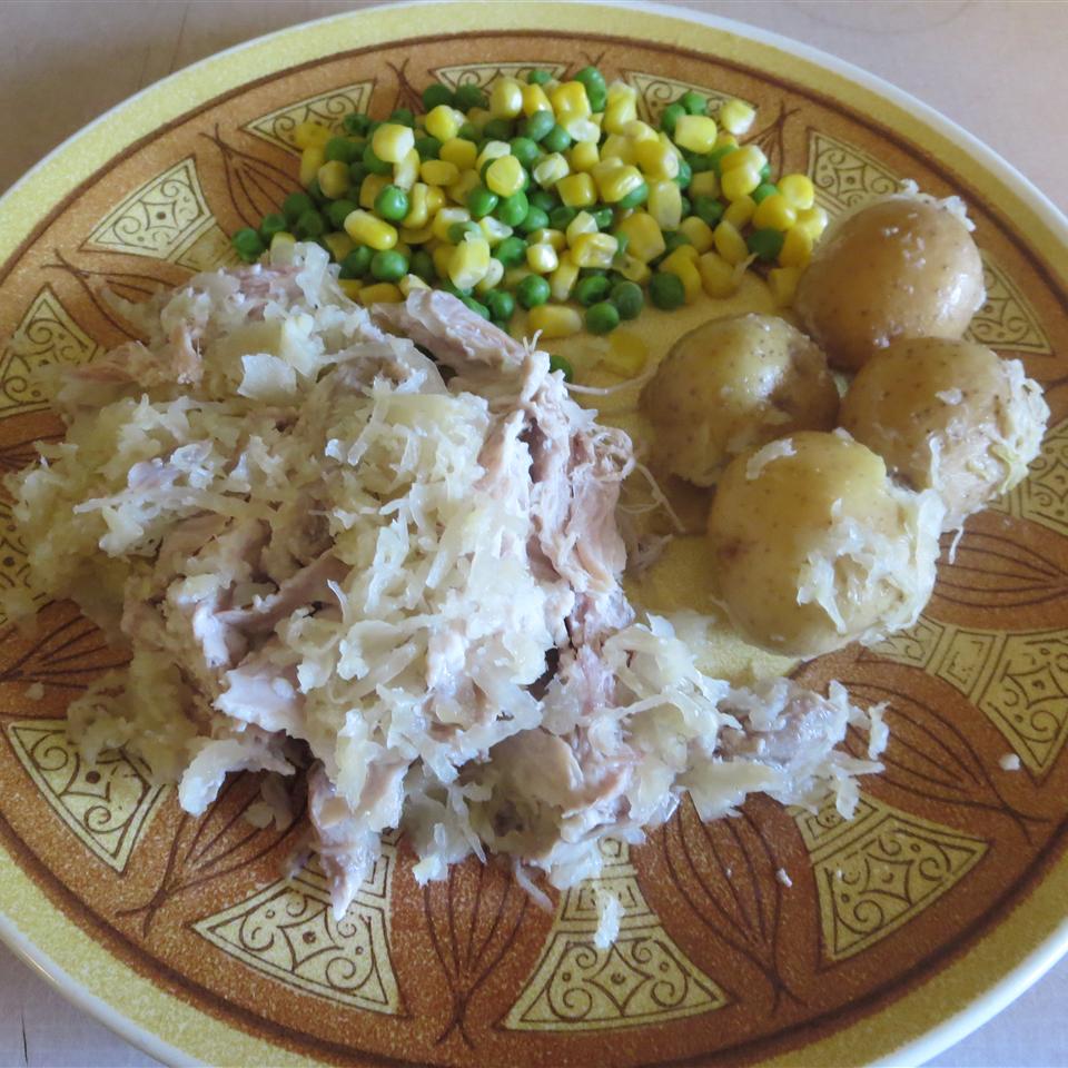 Slow Cooker Pork and Sauerkraut 
