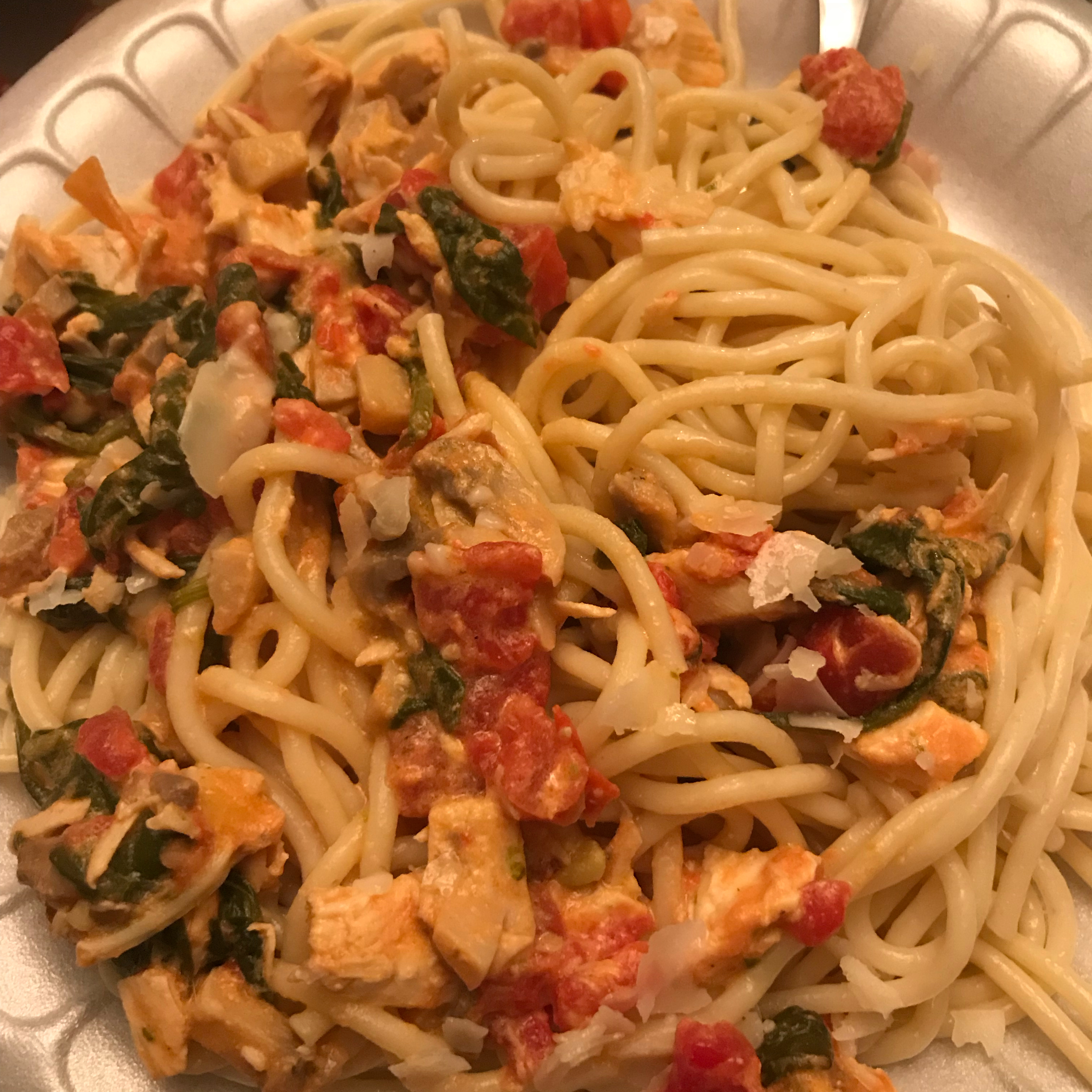 Quick Creamy Spinach and Tomato Pasta deerbot