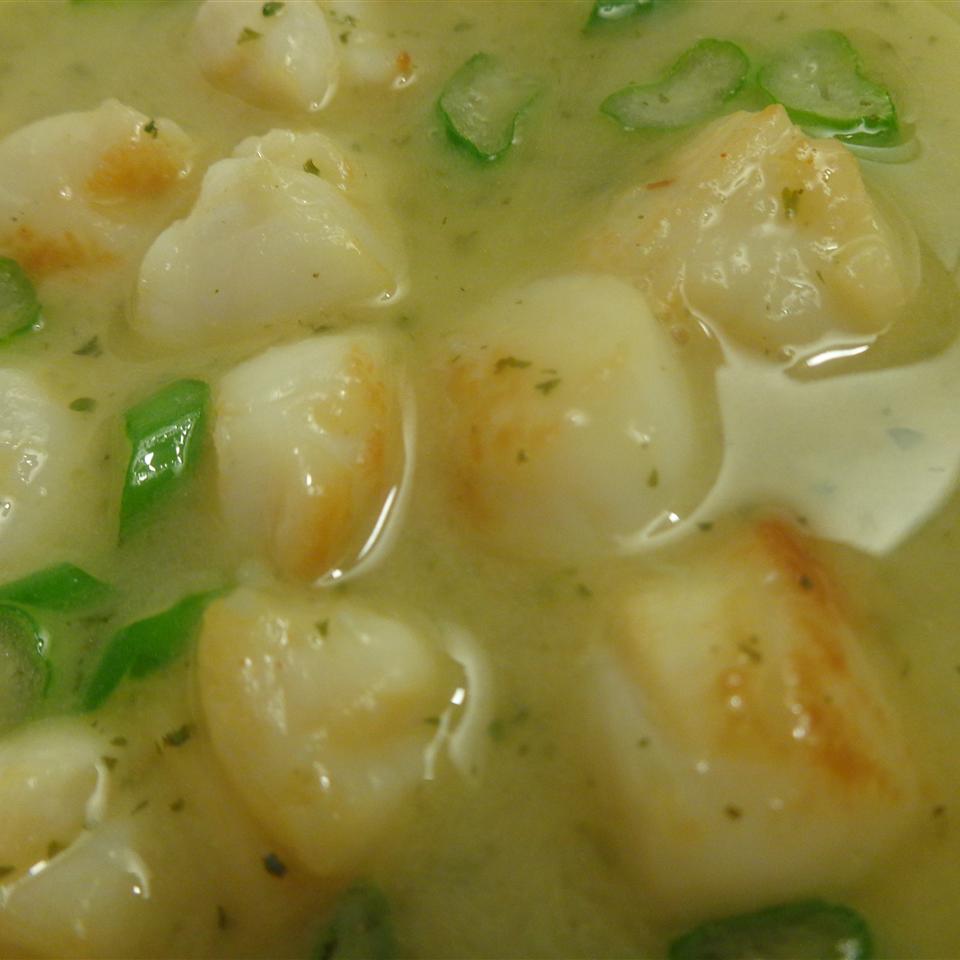 Bay Scallops with Garlic Parsley Butter Sauce 