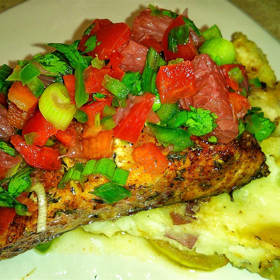 Sweet and Spicy Salmon with Grapefruit Salsa 