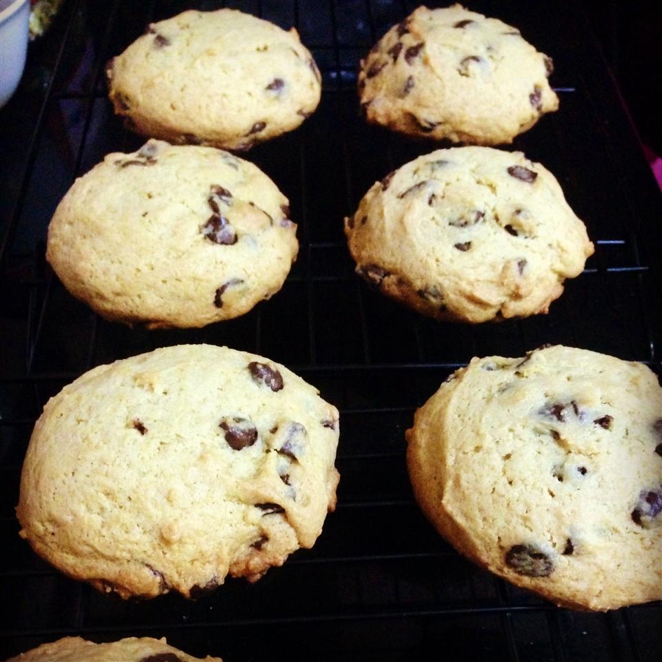 Thick and Chewy Chocolate Chip Cookies 