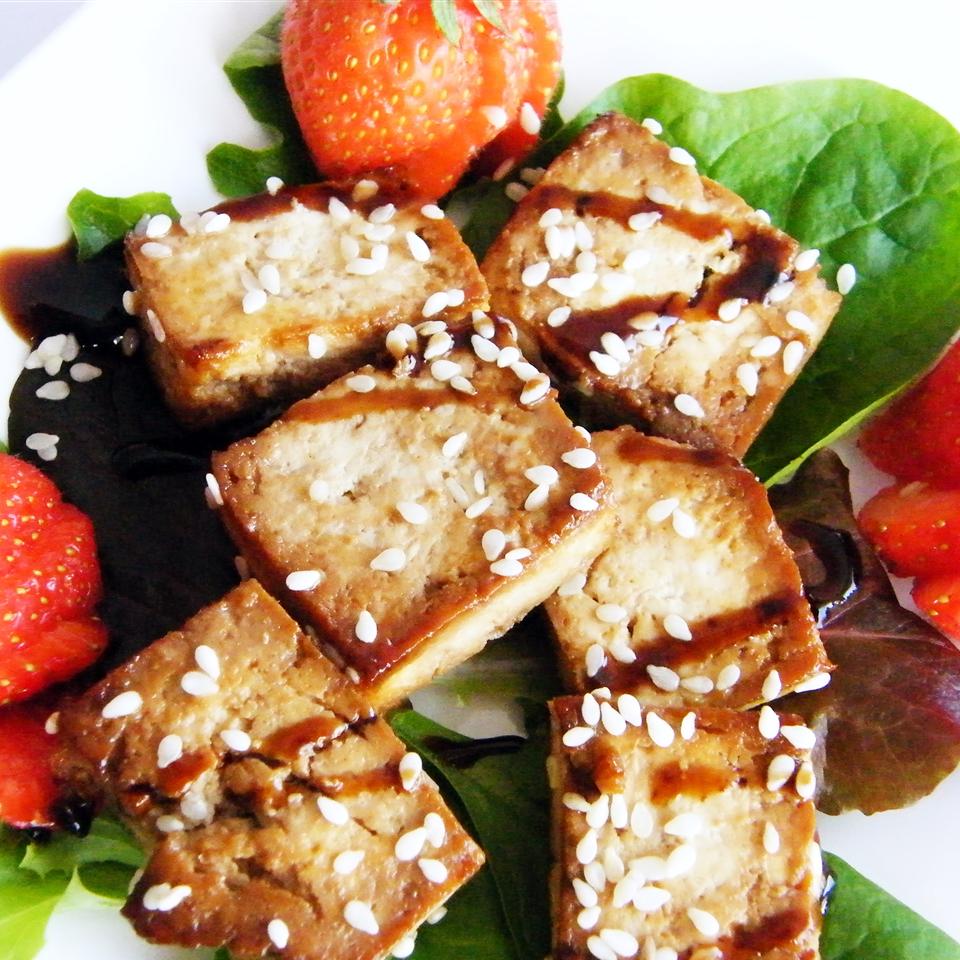 Baked Tofu Bites on a Bed of Leafy Romaine Buckwheat Queen
