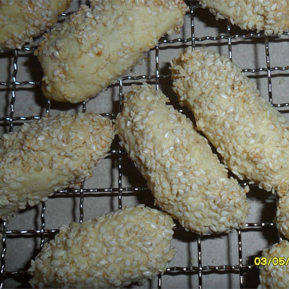 Aunt Anne's Sesame Cookies 