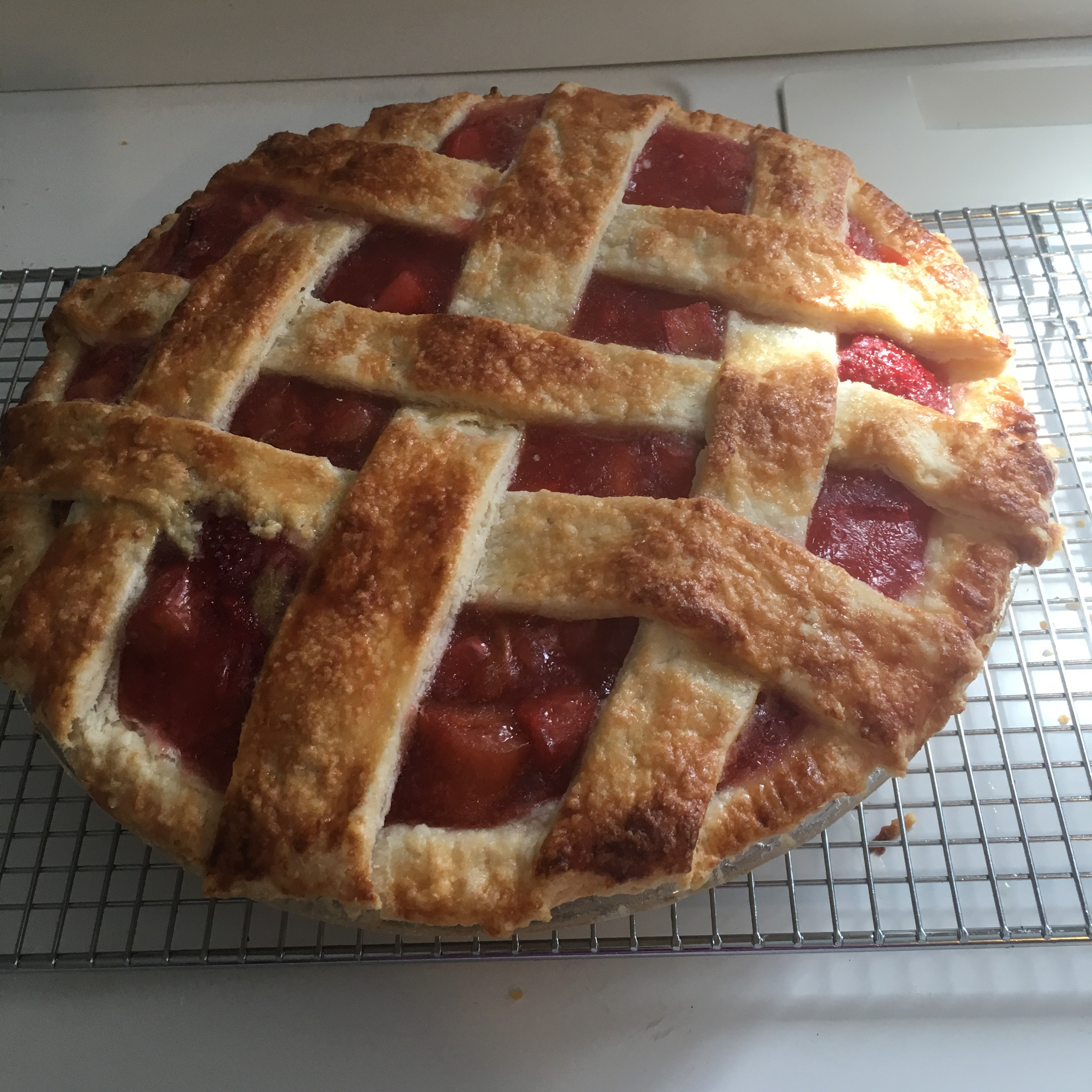 Favorite Strawberry Rhubarb Pie 