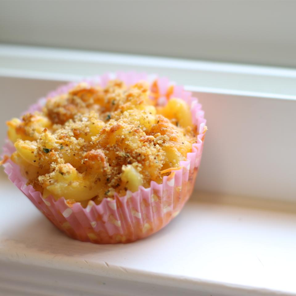 Easy Mac and Cheese Muffins 