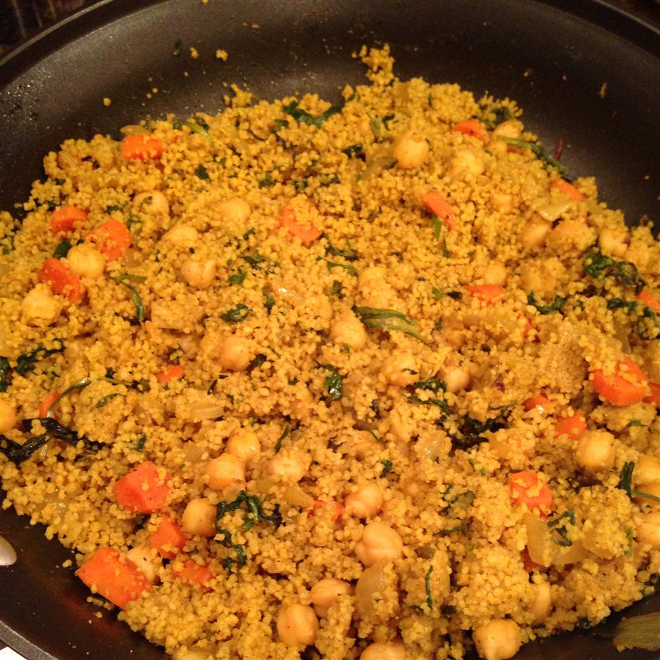 Curried Couscous with Spinach and Chickpeas 