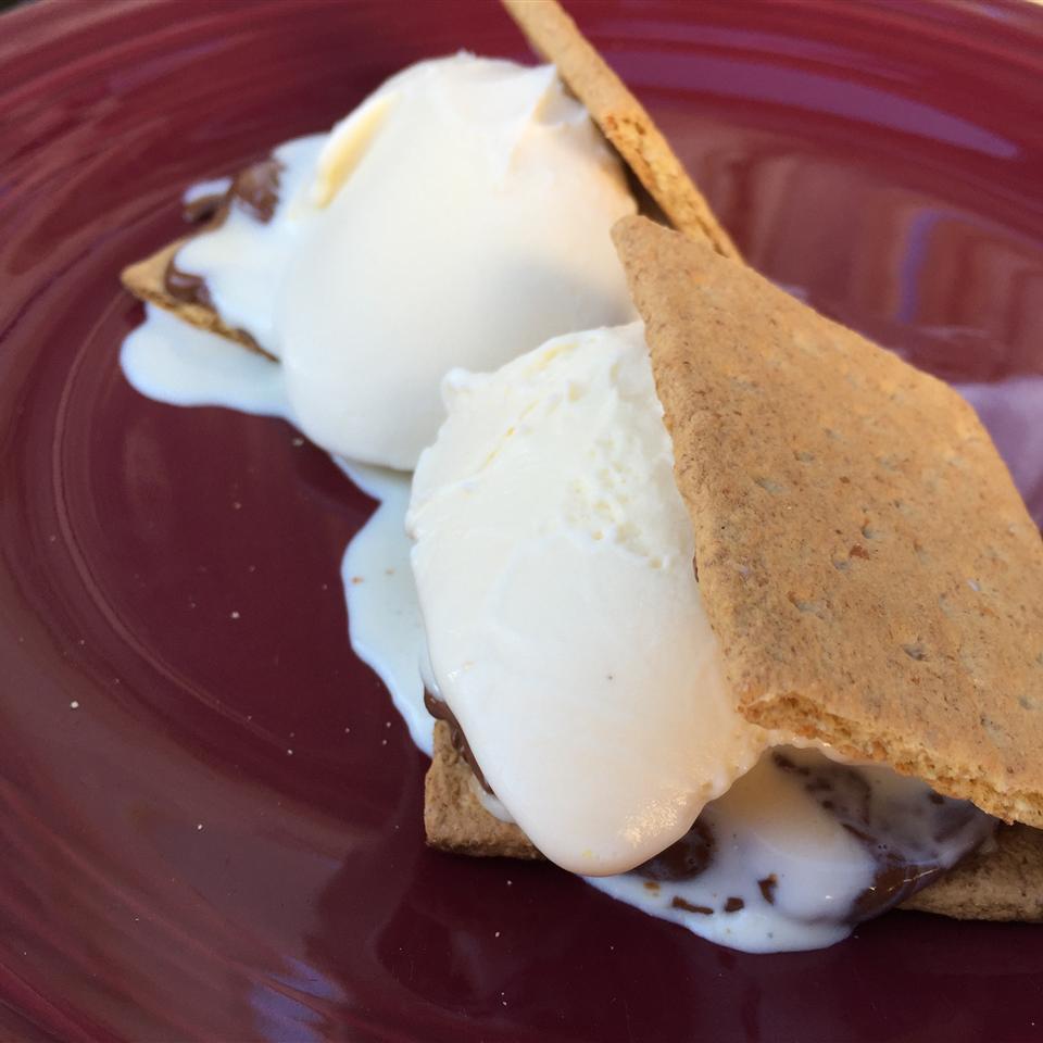 Grilled S'mores Ice Cream Sandwiches stormybeach