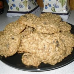 Mom's Raisin Oatmeal Cookies 