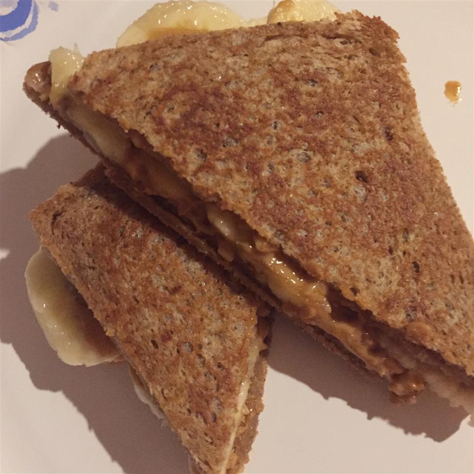 Grilled Peanut Butter and Banana Sandwich 