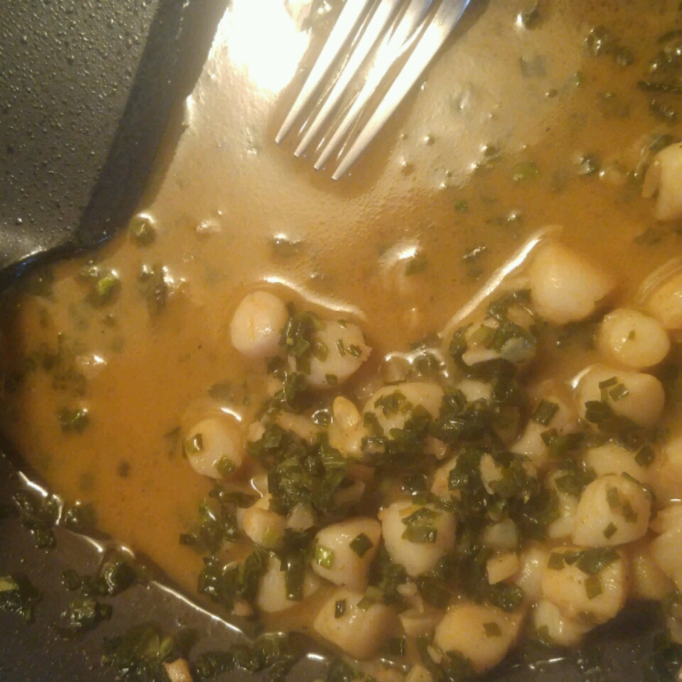 Bay Scallops with Garlic Parsley Butter Sauce 