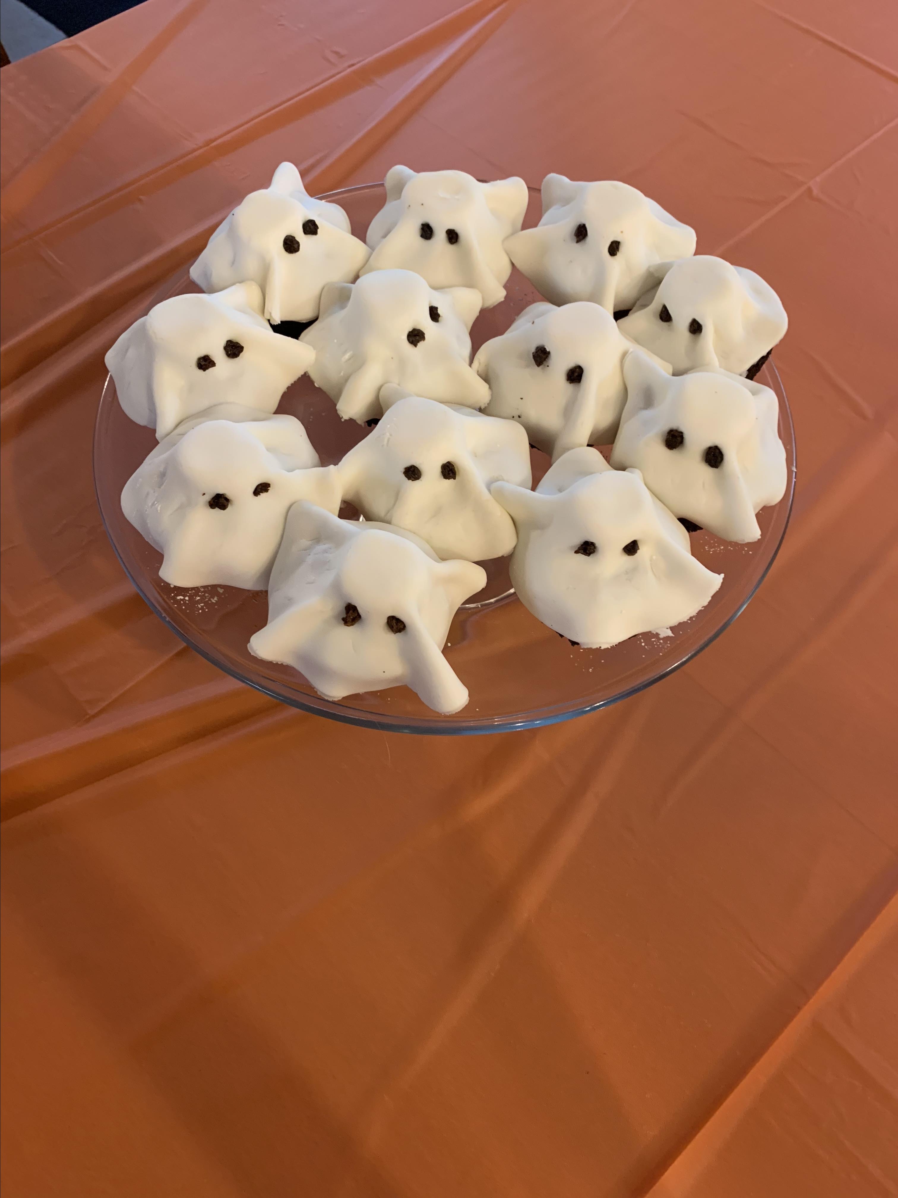 Halloween Fondant Ghost Cupcakes 
