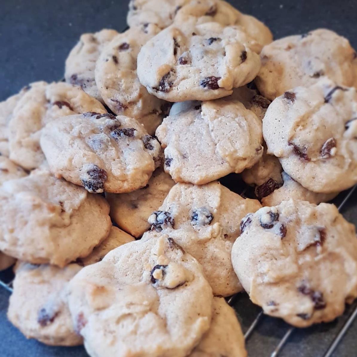 Jumbo Raisin Cookies 