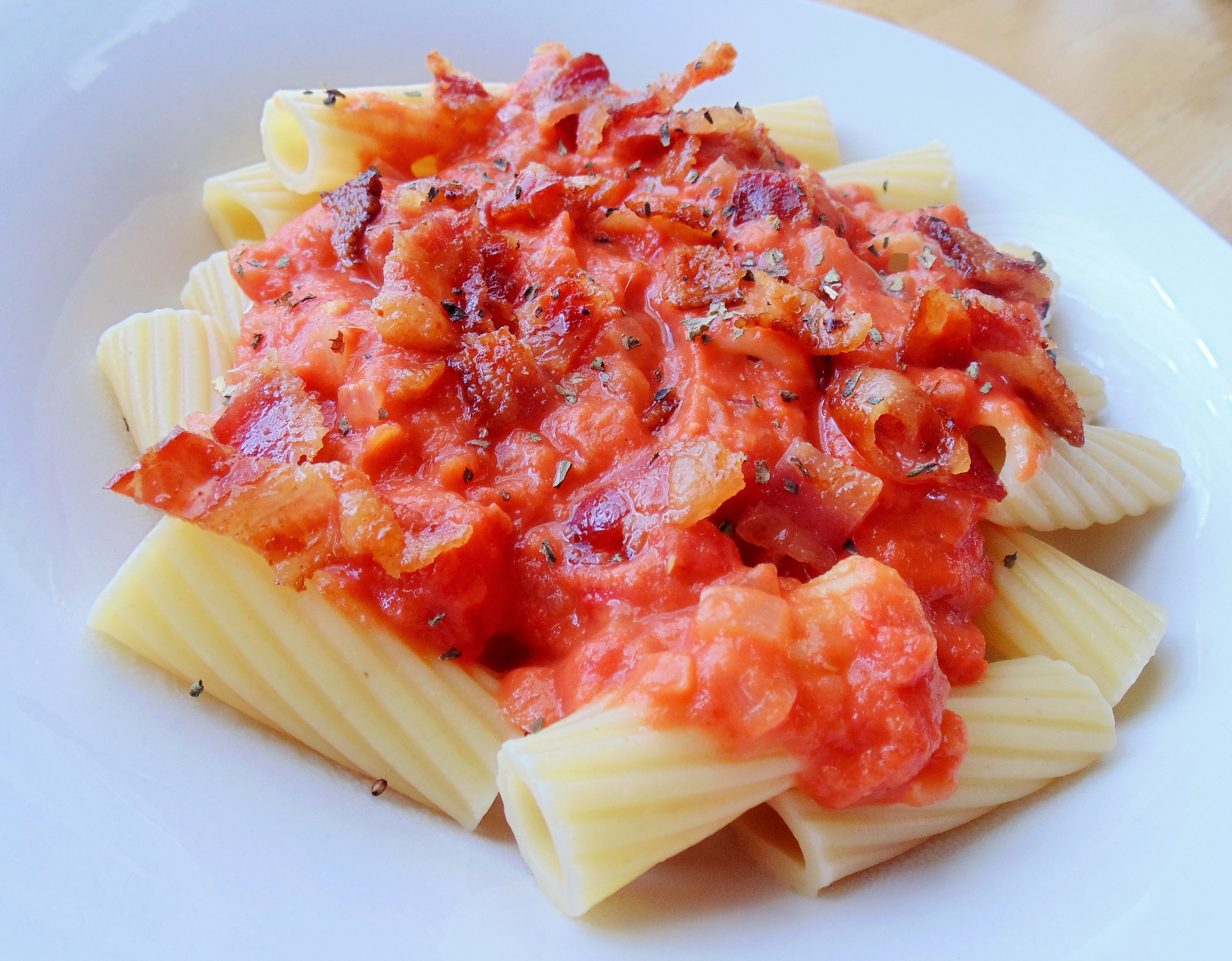Penne with Vodka Sauce and Bacon 
